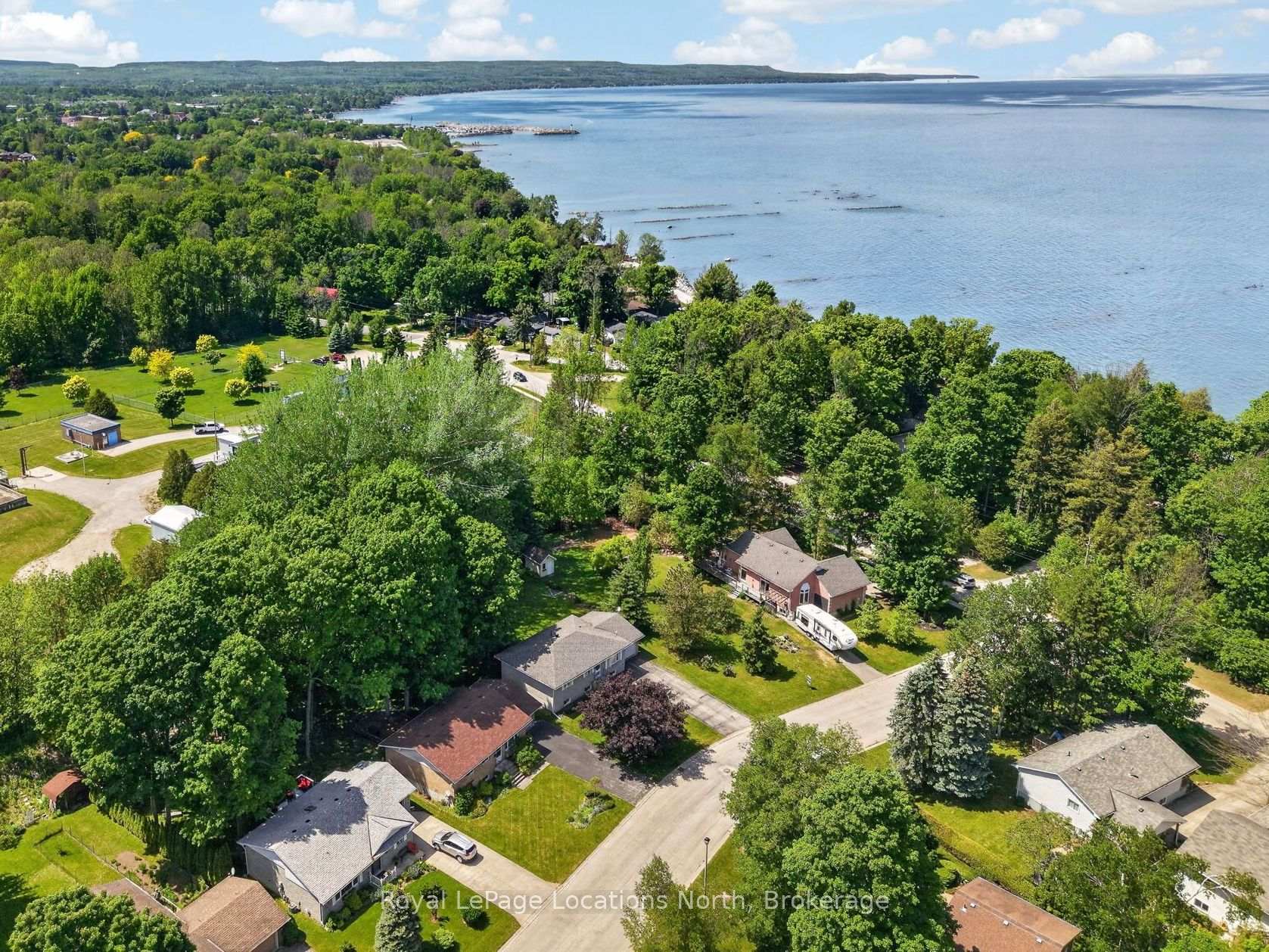 Photo 5 of 25 Pollard Drive, Meaford — HOMEH