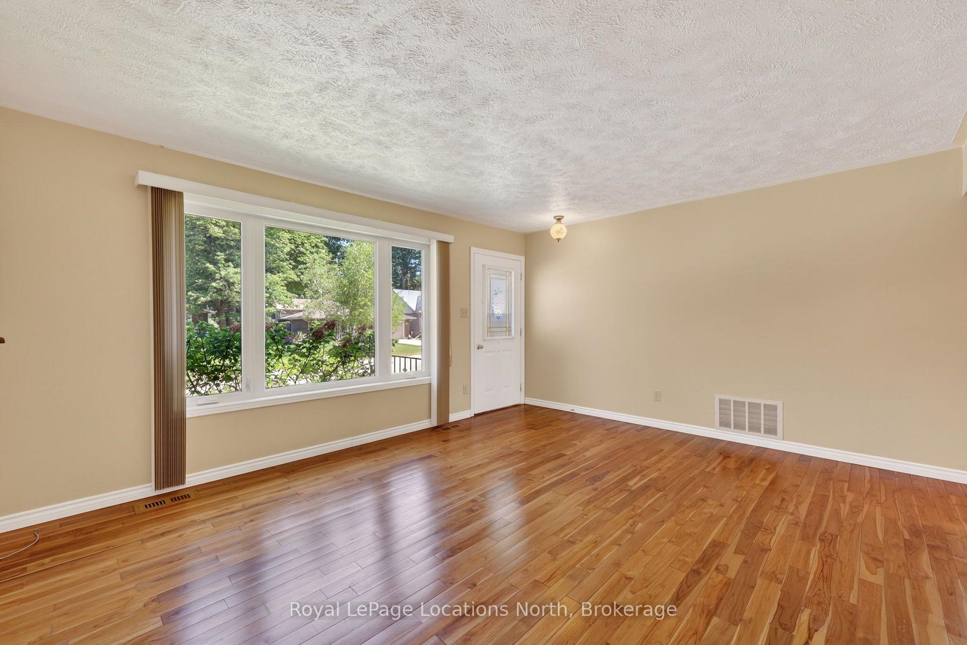 Photo 8 of 25 Pollard Drive, Meaford — HOMEH