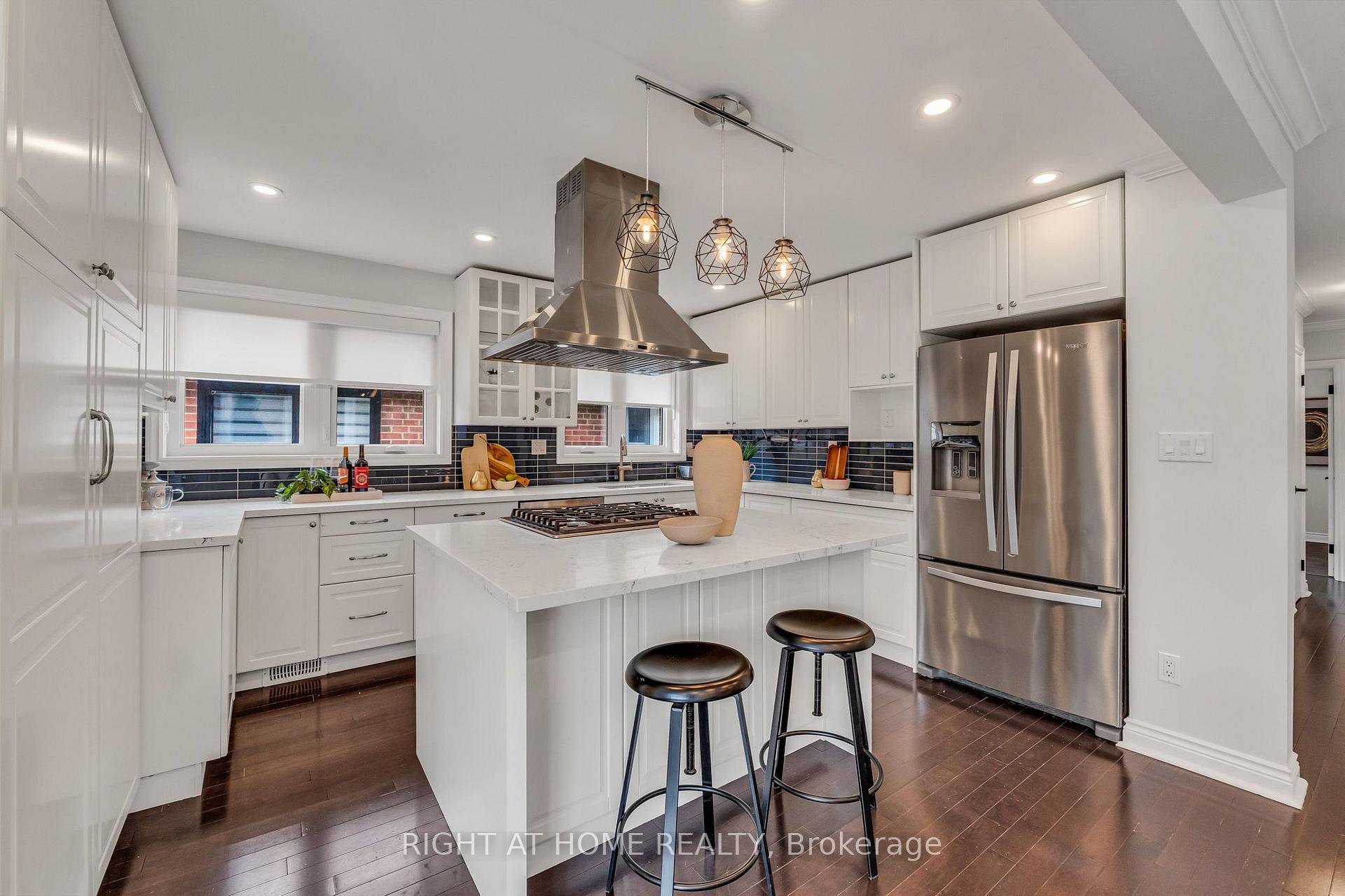 Photo 12 of 110 Victory Drive, North York, Downsview-Roding-CFB — HOMEH
