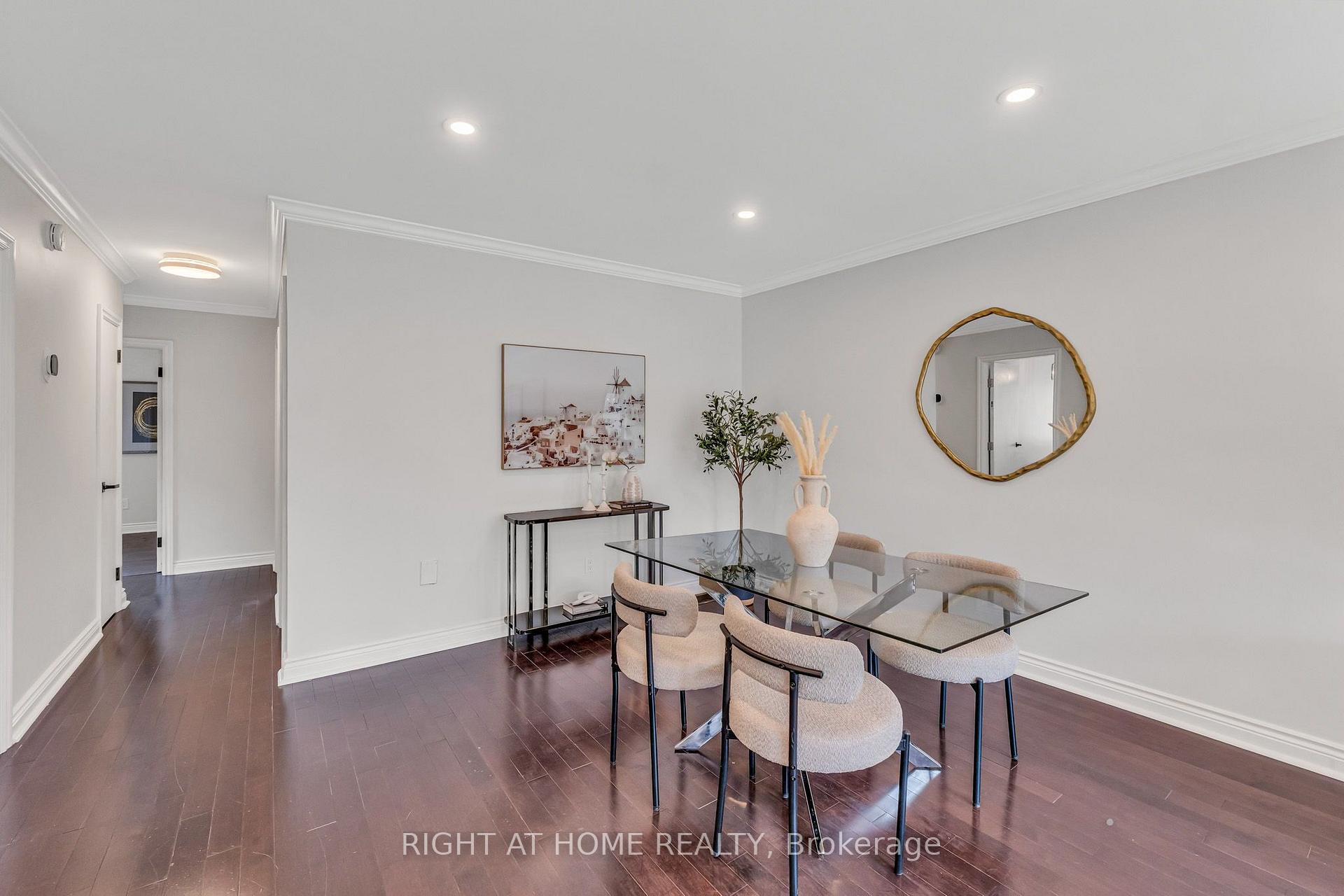 Photo 17 of 110 Victory Drive, North York, Downsview-Roding-CFB — HOMEH