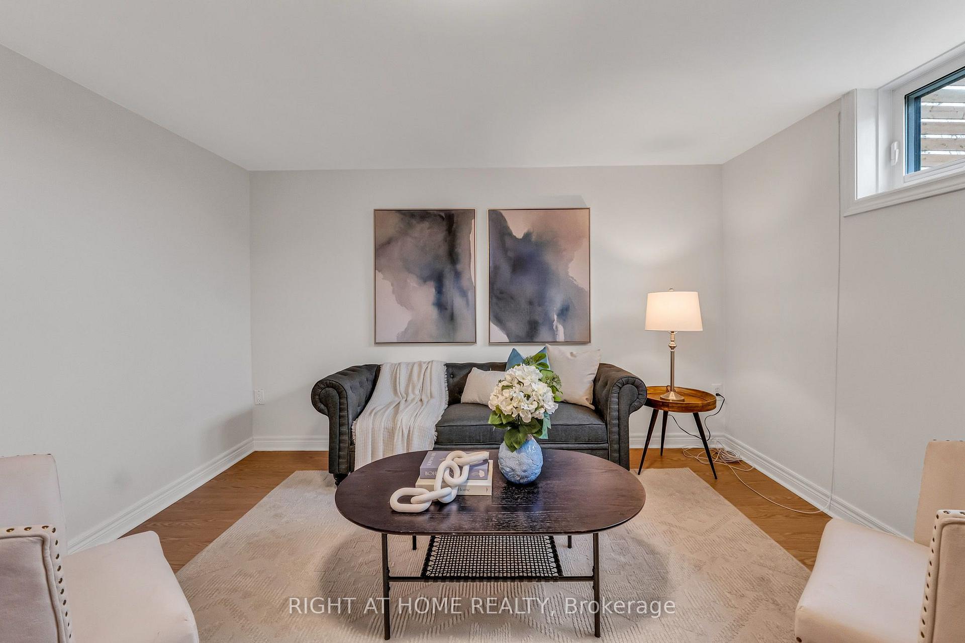 Photo 28 of 110 Victory Drive, North York, Downsview-Roding-CFB — HOMEH