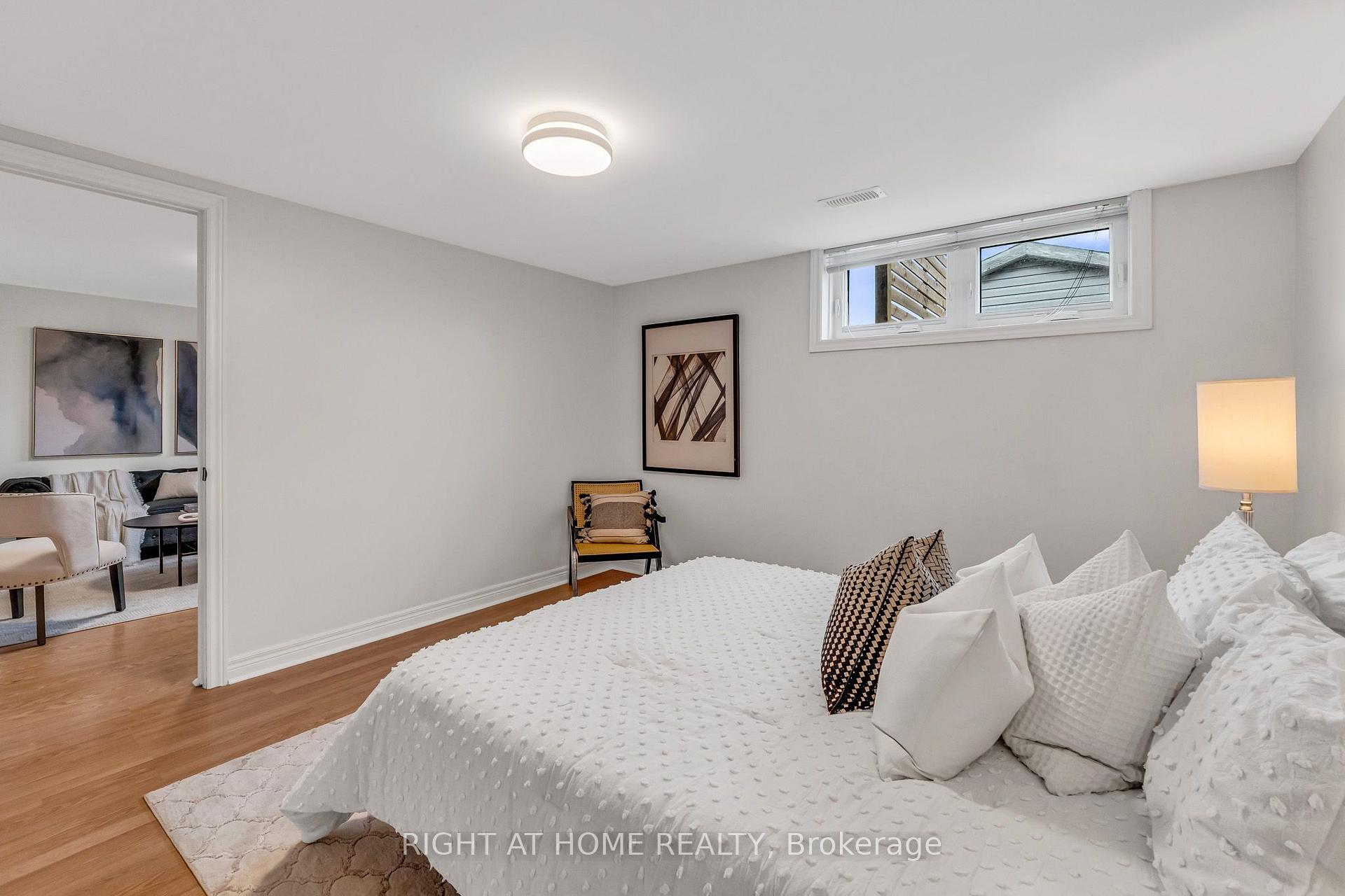 Photo 30 of 110 Victory Drive, North York, Downsview-Roding-CFB — HOMEH