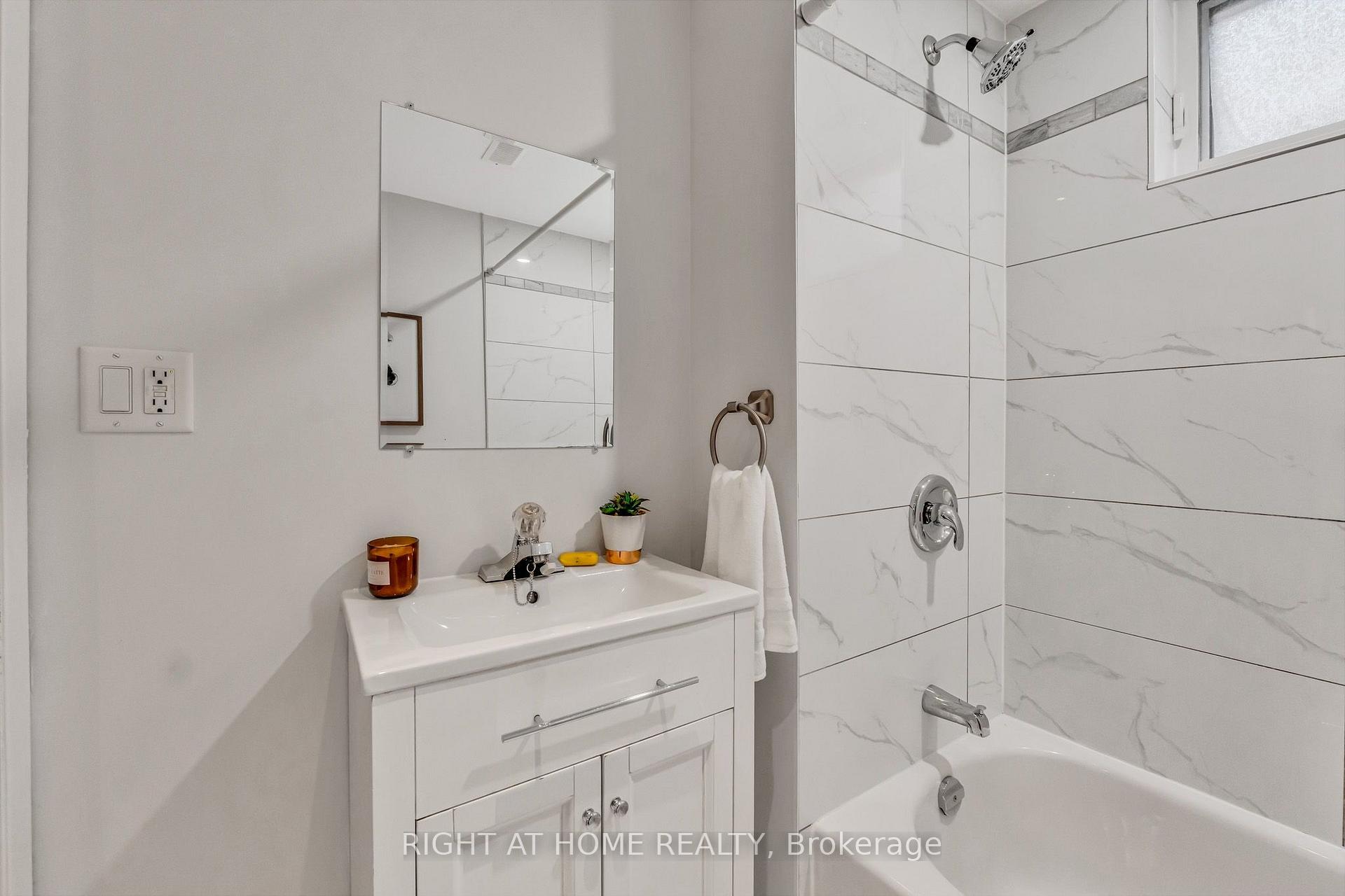 Photo 32 of 110 Victory Drive, North York, Downsview-Roding-CFB — HOMEH