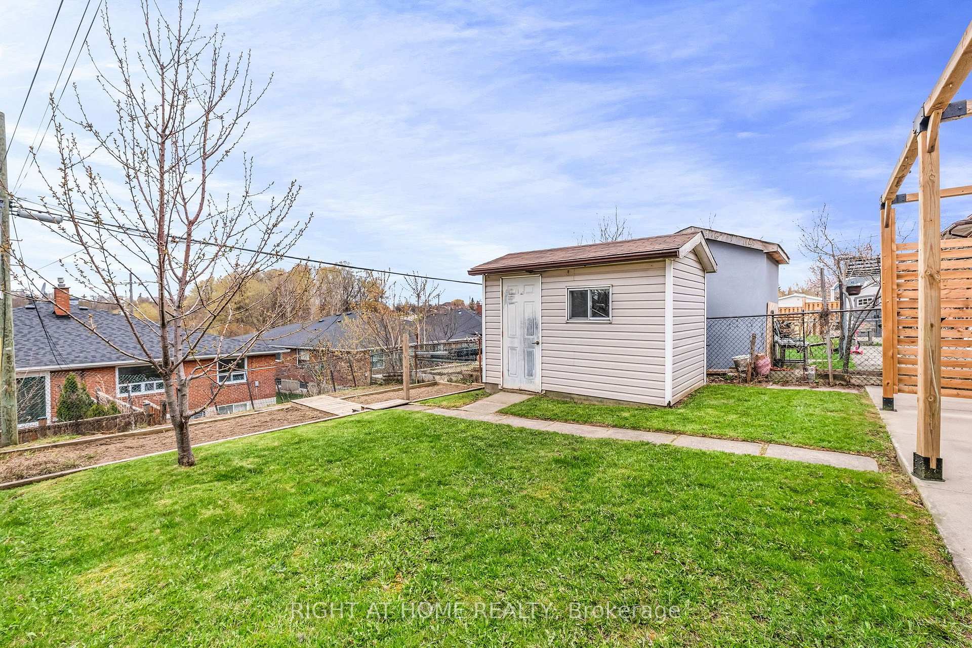 Photo 35 of 110 Victory Drive, North York, Downsview-Roding-CFB — HOMEH
