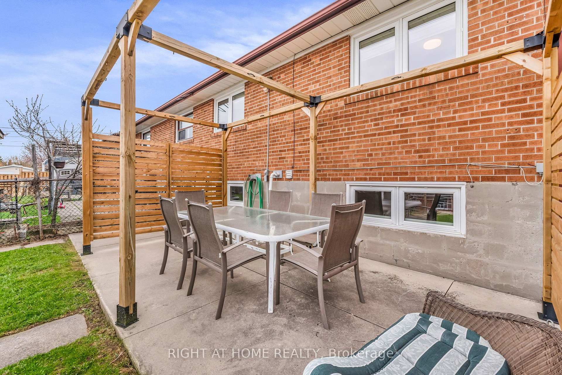 Photo 38 of 110 Victory Drive, North York, Downsview-Roding-CFB — HOMEH