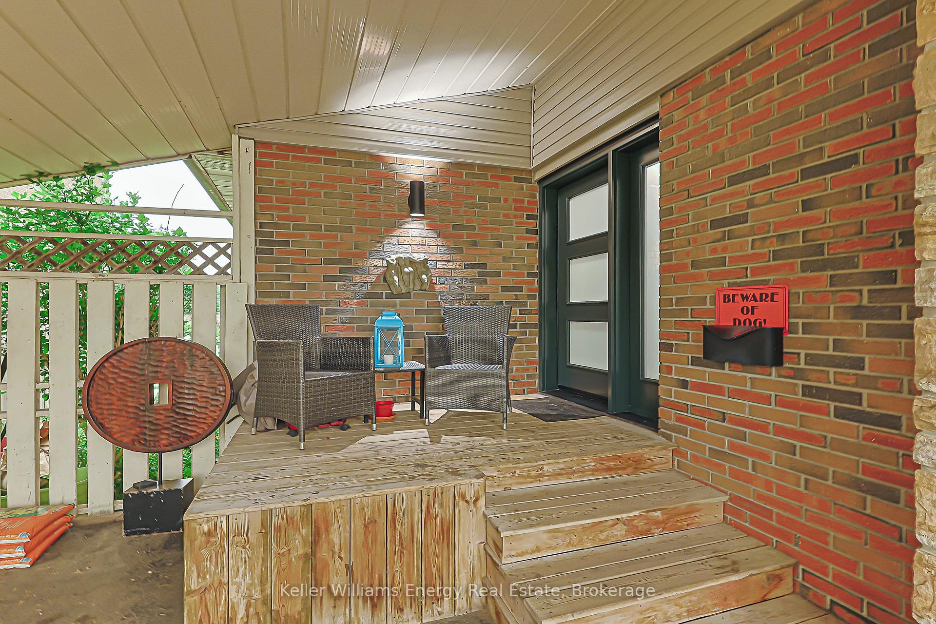 Photo 2 of 812 Douglas Avenue, Pickering, Bay Ridges — HOMEH