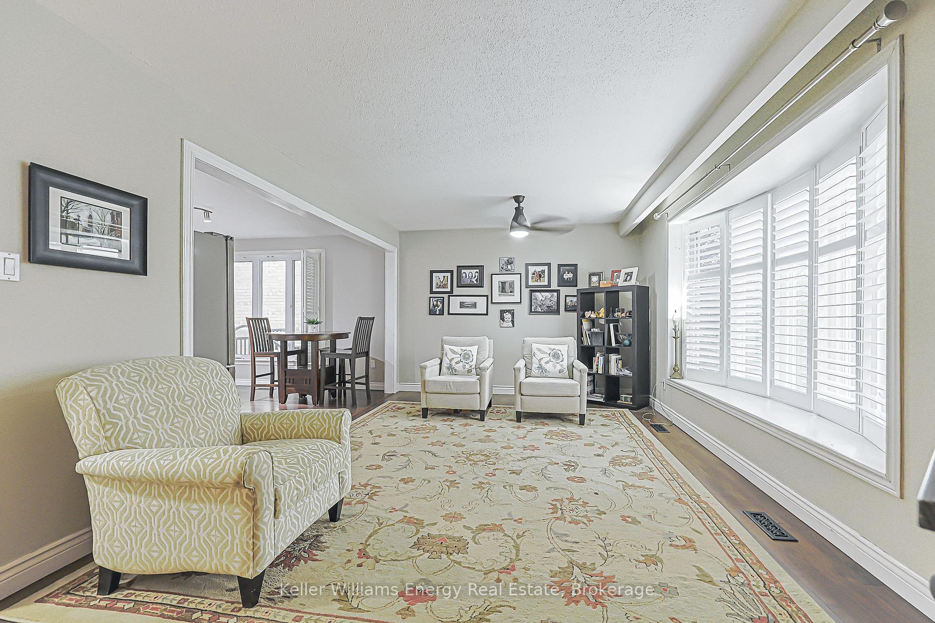 Photo 3 of 812 Douglas Avenue, Pickering, Bay Ridges — HOMEH