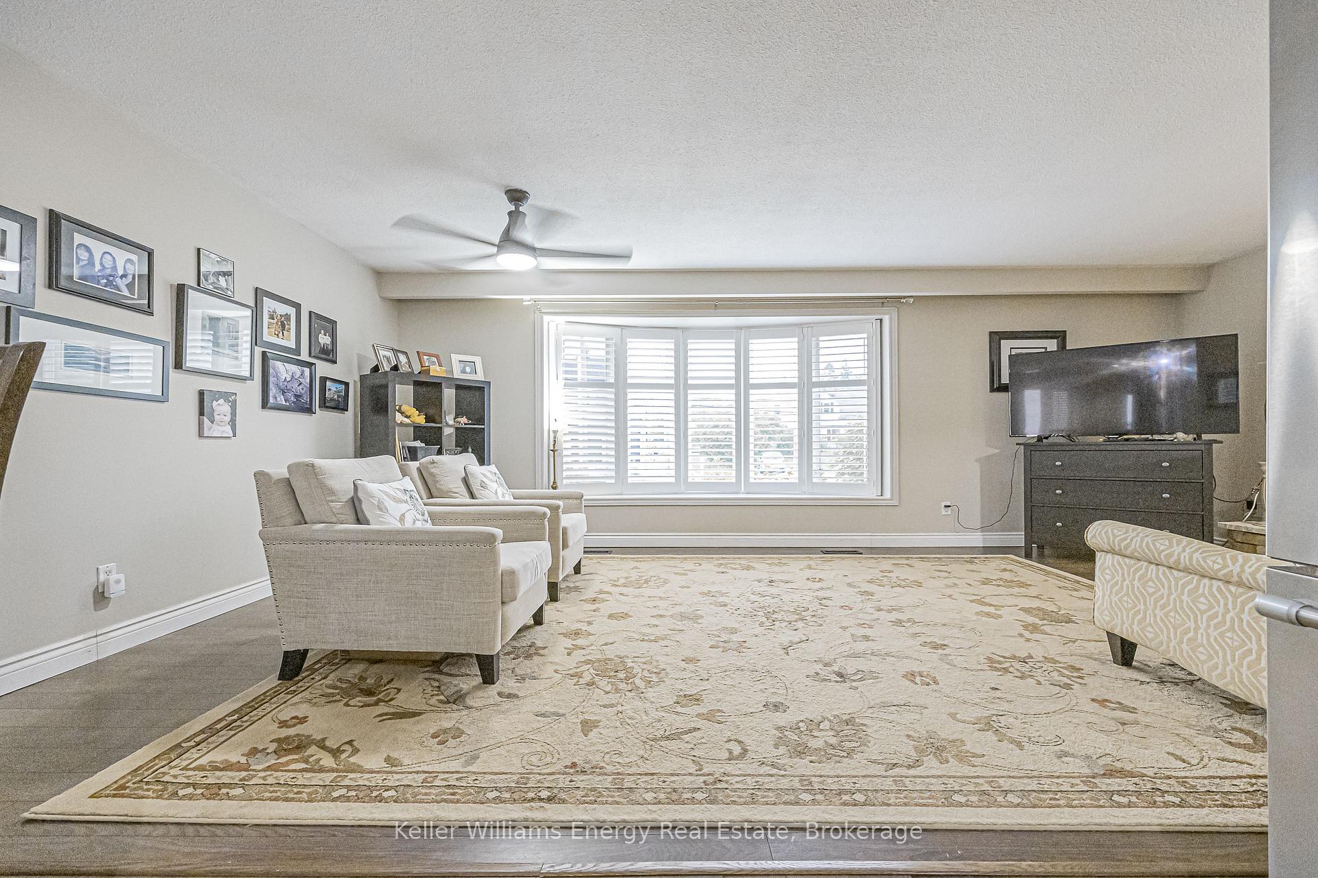 Photo 7 of 812 Douglas Avenue, Pickering, Bay Ridges — HOMEH