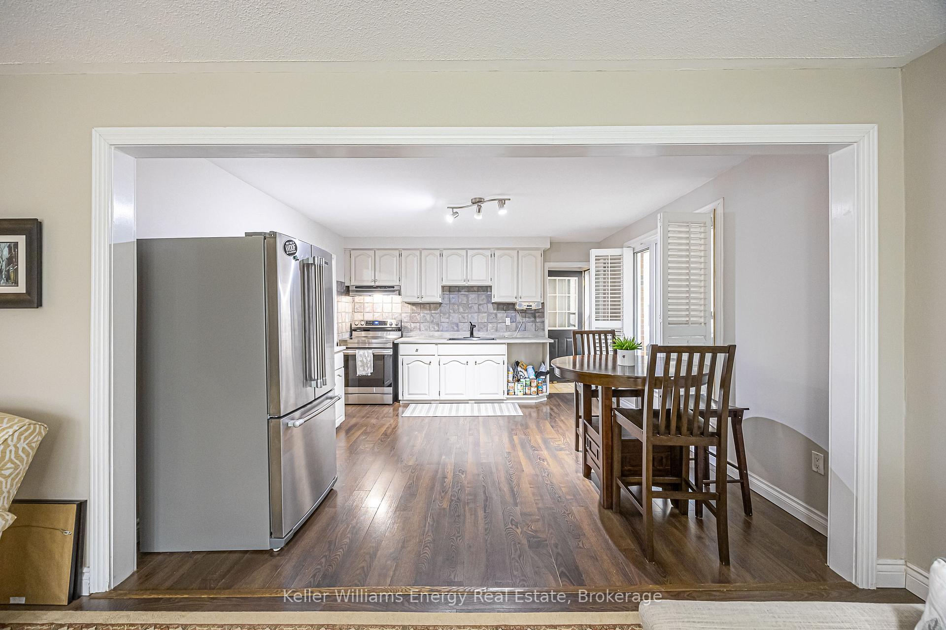 Photo 8 of 812 Douglas Avenue, Pickering, Bay Ridges — HOMEH