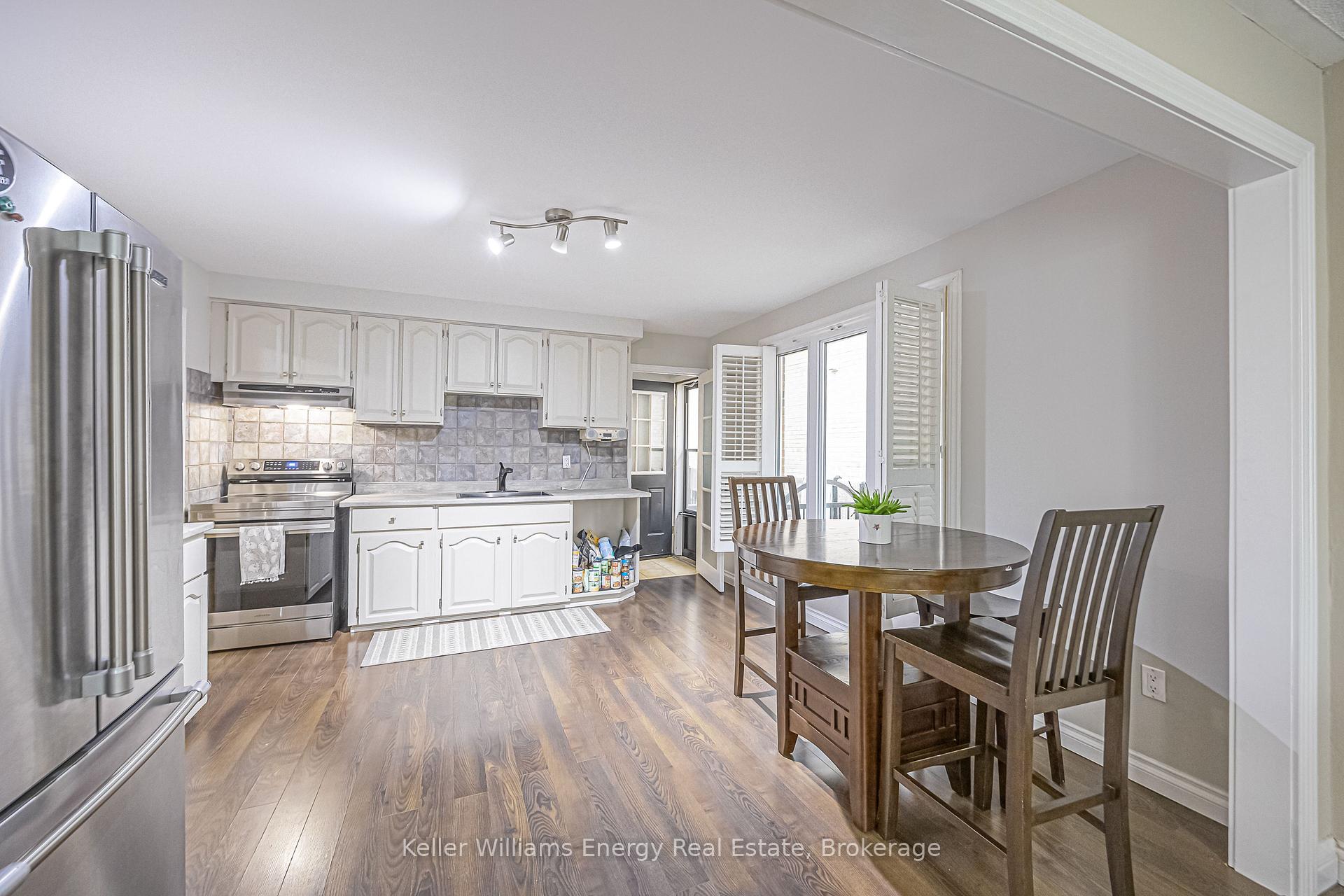 Photo 9 of 812 Douglas Avenue, Pickering, Bay Ridges — HOMEH