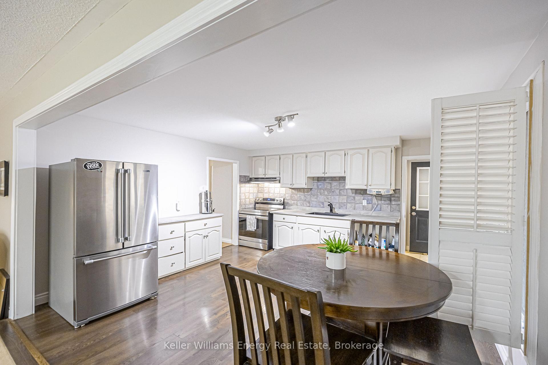 Photo 10 of 812 Douglas Avenue, Pickering, Bay Ridges — HOMEH