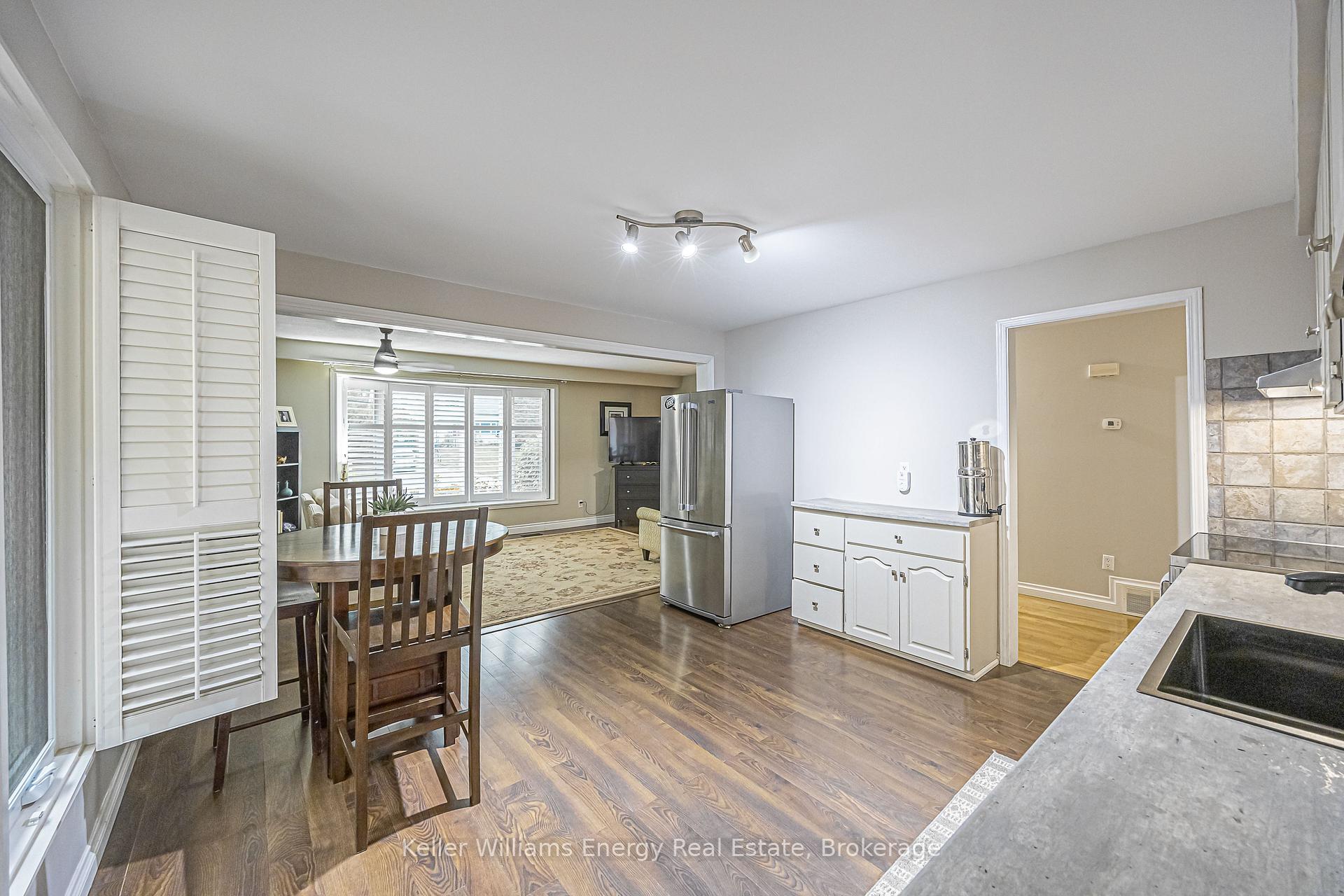 Photo 14 of 812 Douglas Avenue, Pickering, Bay Ridges — HOMEH