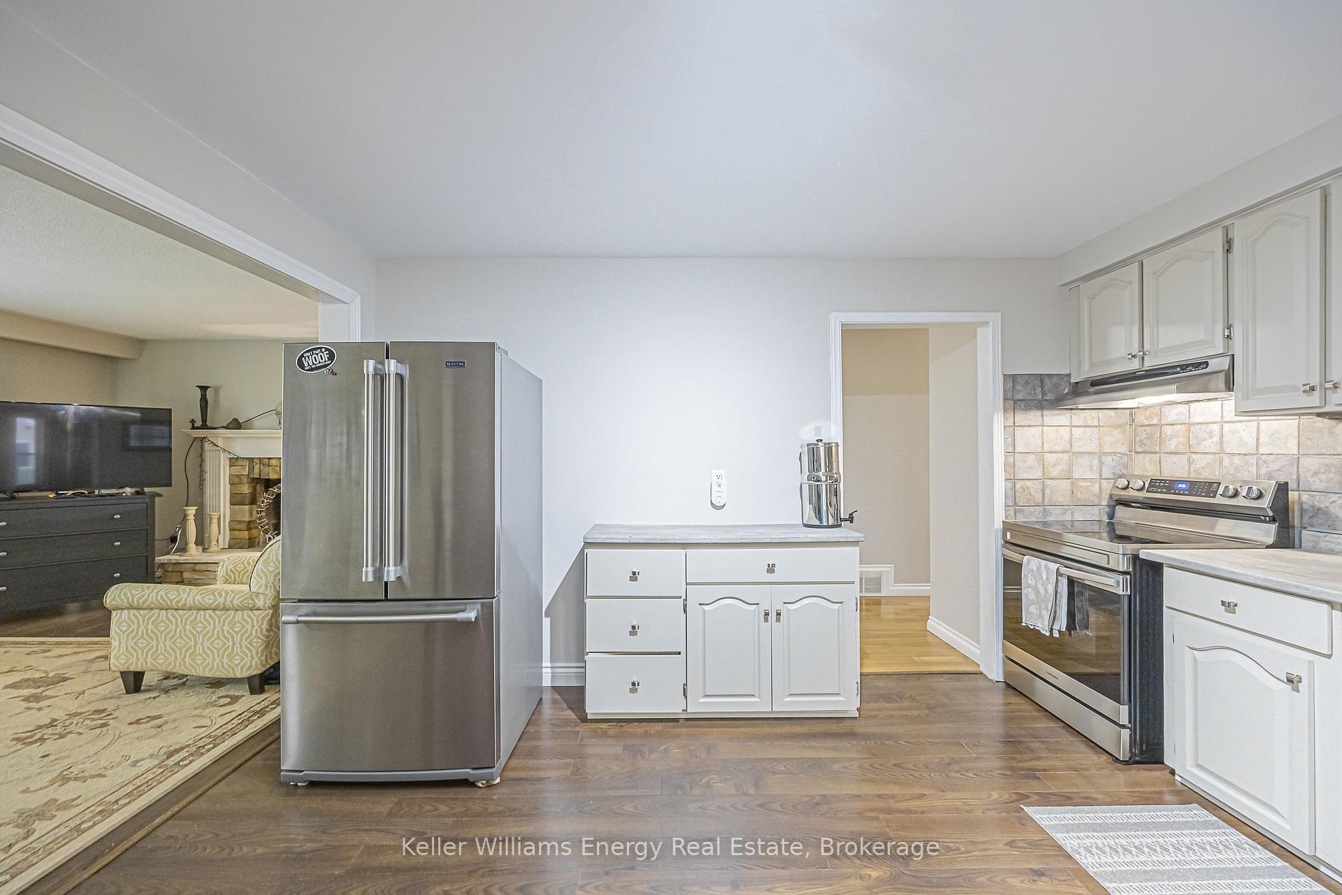 Photo 15 of 812 Douglas Avenue, Pickering, Bay Ridges — HOMEH
