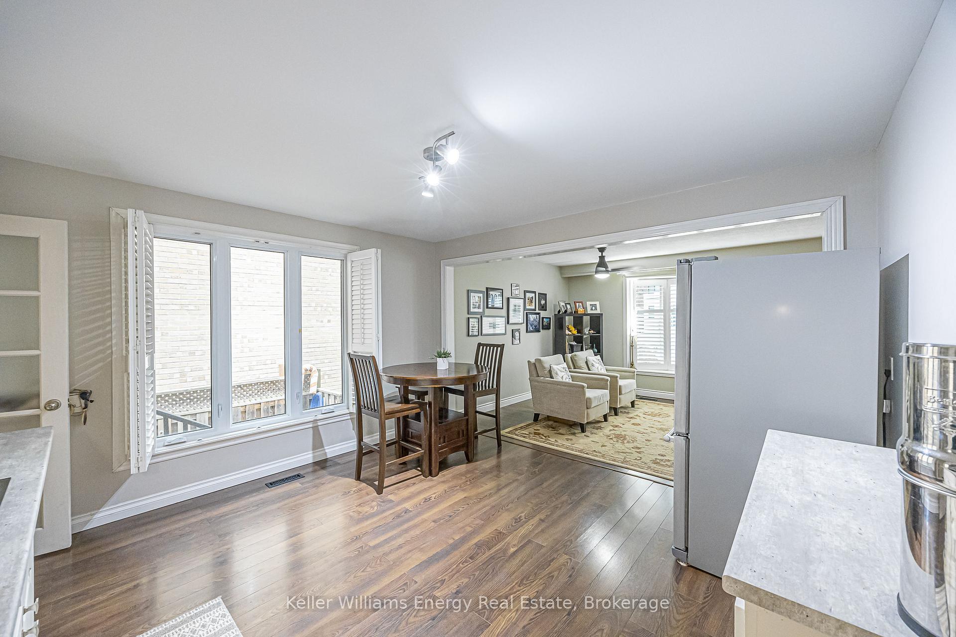 Photo 16 of 812 Douglas Avenue, Pickering, Bay Ridges — HOMEH
