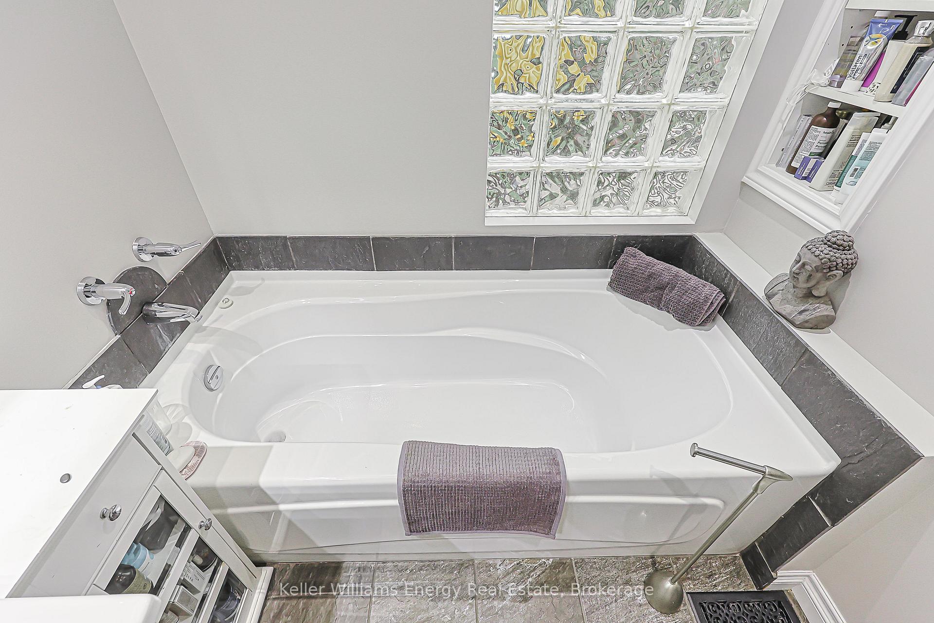 Photo 33 of 812 Douglas Avenue, Pickering, Bay Ridges — HOMEH
