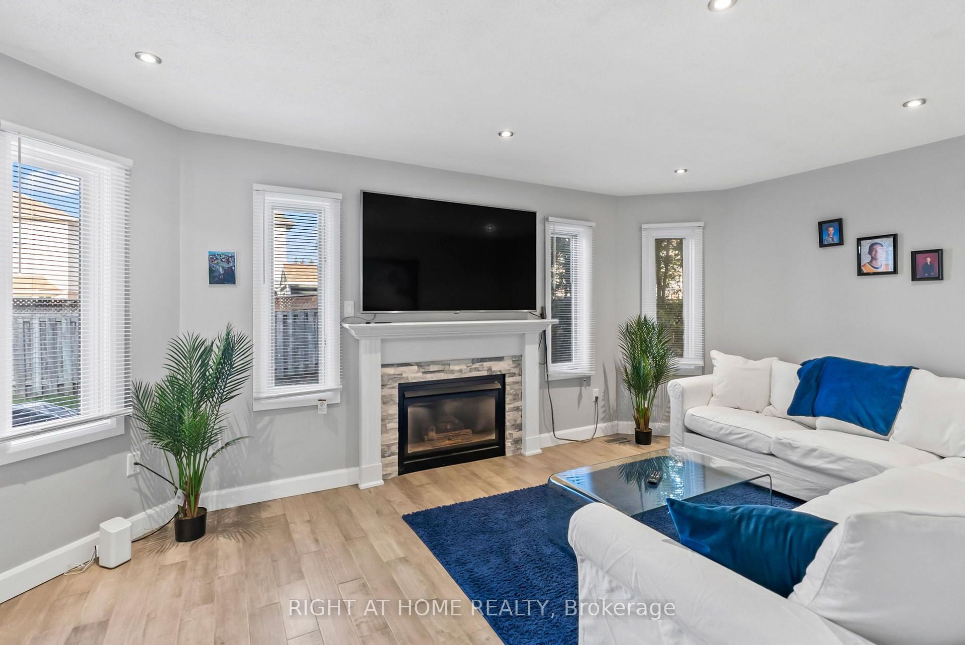 Photo 7 of 1040 Beaver Valley Crescent, Oshawa, Northglen — HOMEH