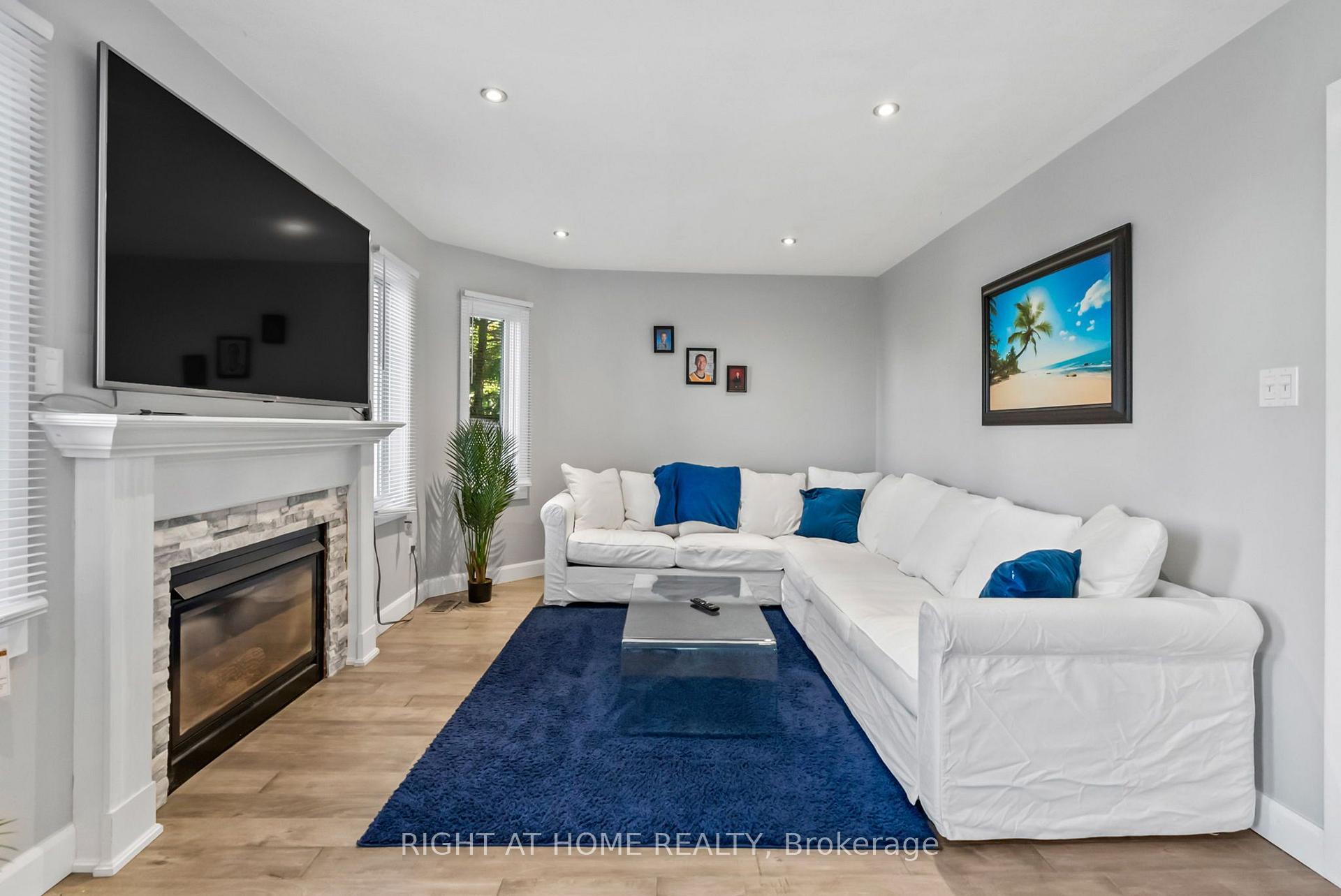 Photo 8 of 1040 Beaver Valley Crescent, Oshawa, Northglen — HOMEH
