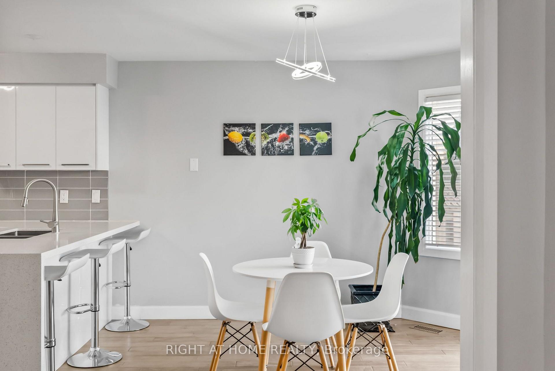 Photo 11 of 1040 Beaver Valley Crescent, Oshawa, Northglen — HOMEH