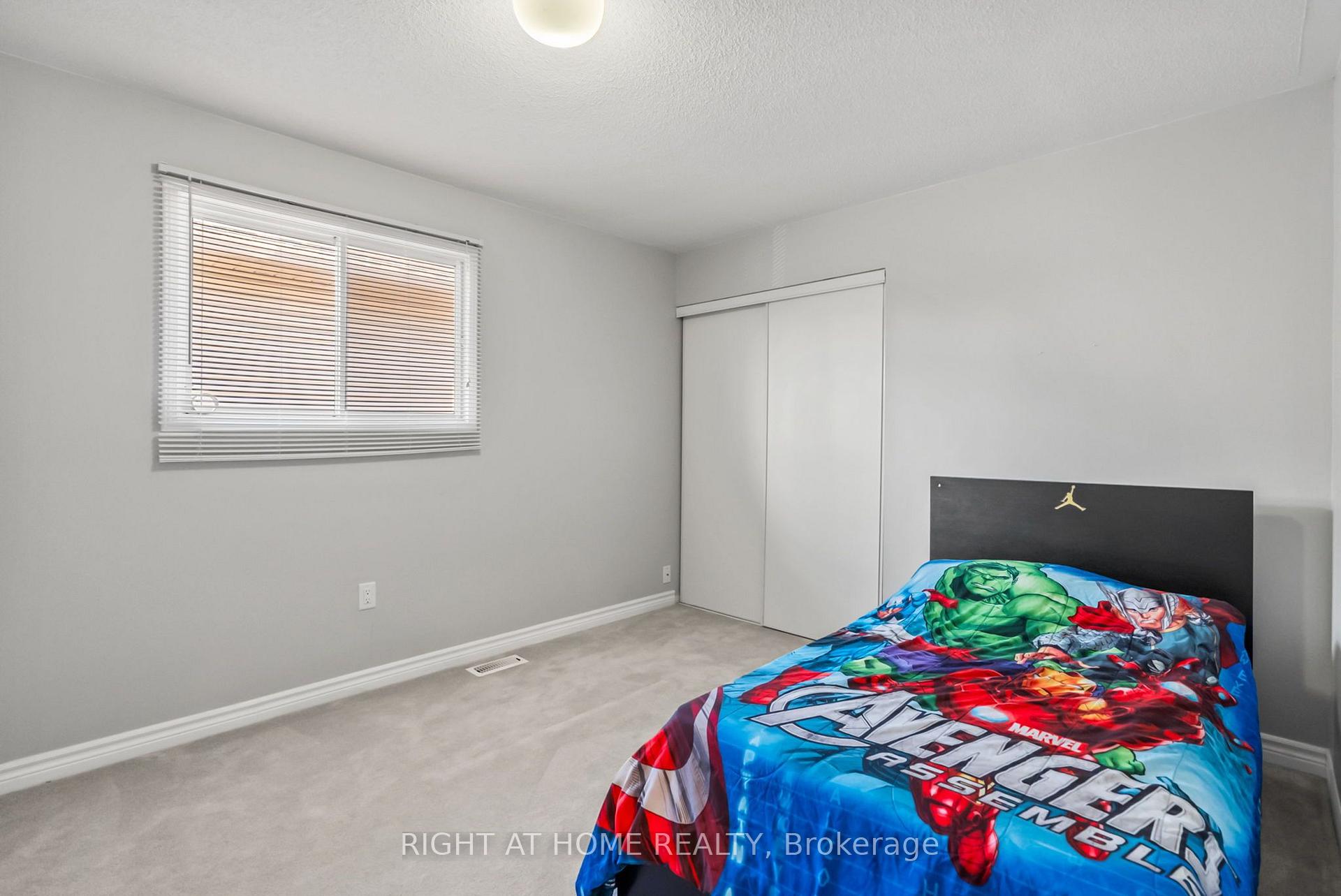 Photo 35 of 1040 Beaver Valley Crescent, Oshawa, Northglen — HOMEH