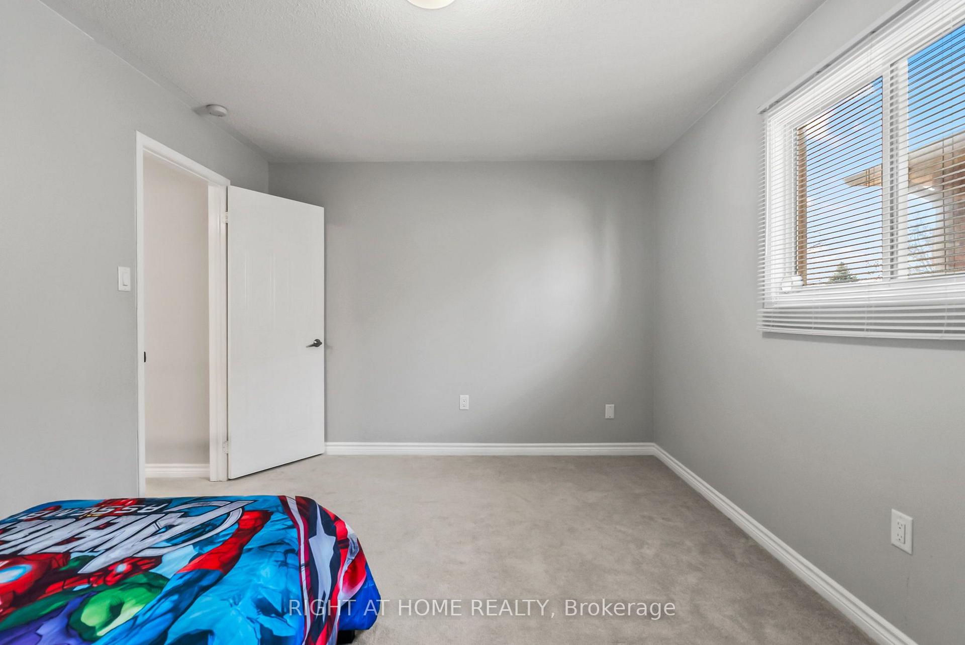 Photo 36 of 1040 Beaver Valley Crescent, Oshawa, Northglen — HOMEH
