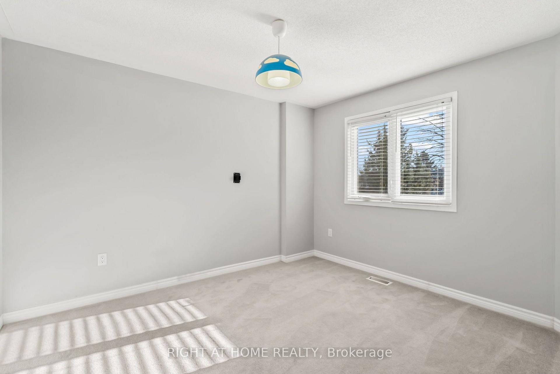 Photo 37 of 1040 Beaver Valley Crescent, Oshawa, Northglen — HOMEH