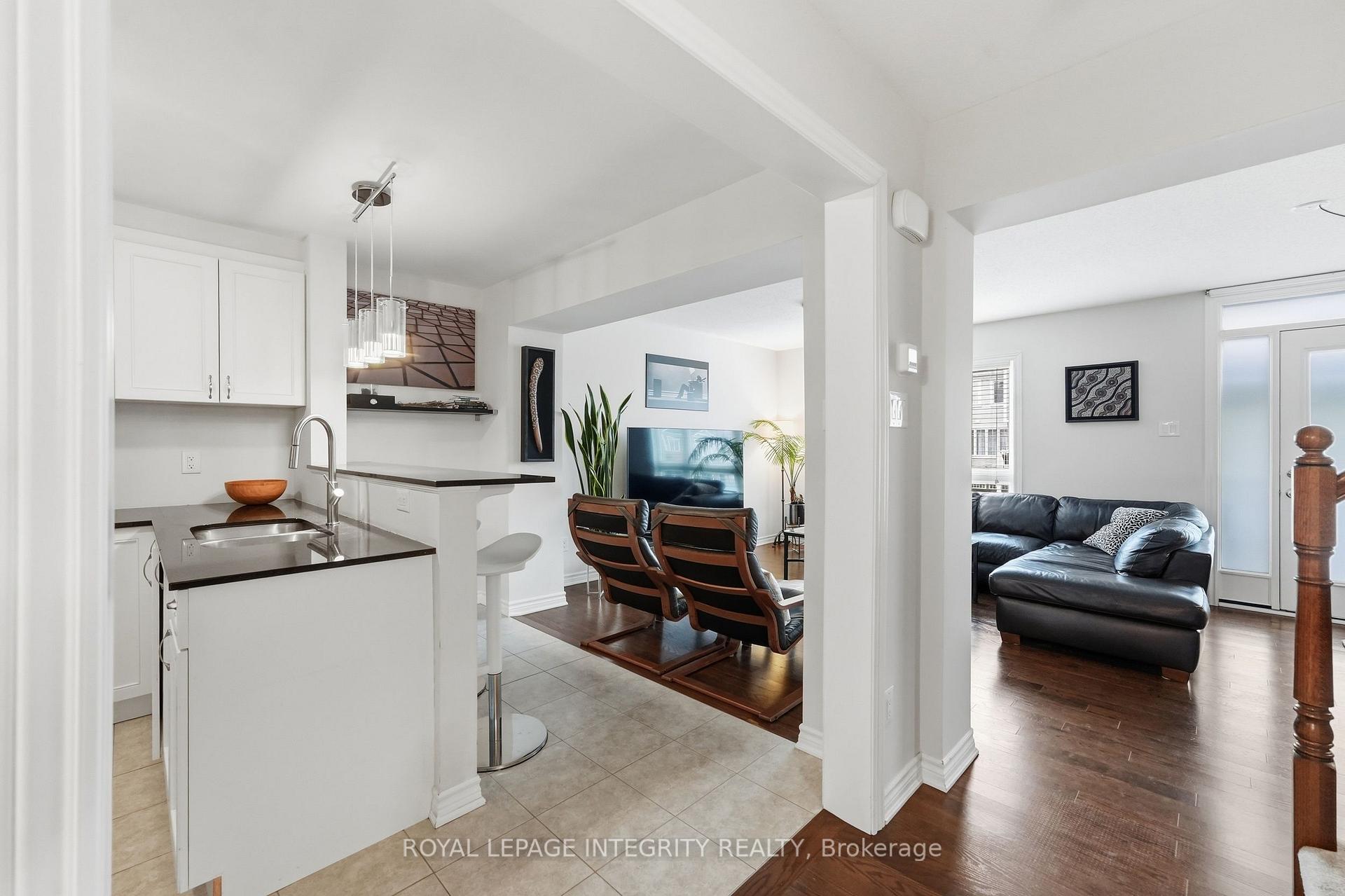 Photo 4 of 12 Squashberry Lane, Ottawa, Kanata - Emerald Meadows/Trailwest — HOMEH