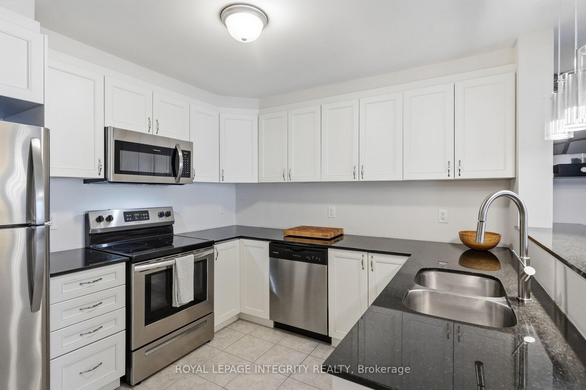 Photo 27 of 12 Squashberry Lane, Ottawa, Kanata - Emerald Meadows/Trailwest — HOMEH