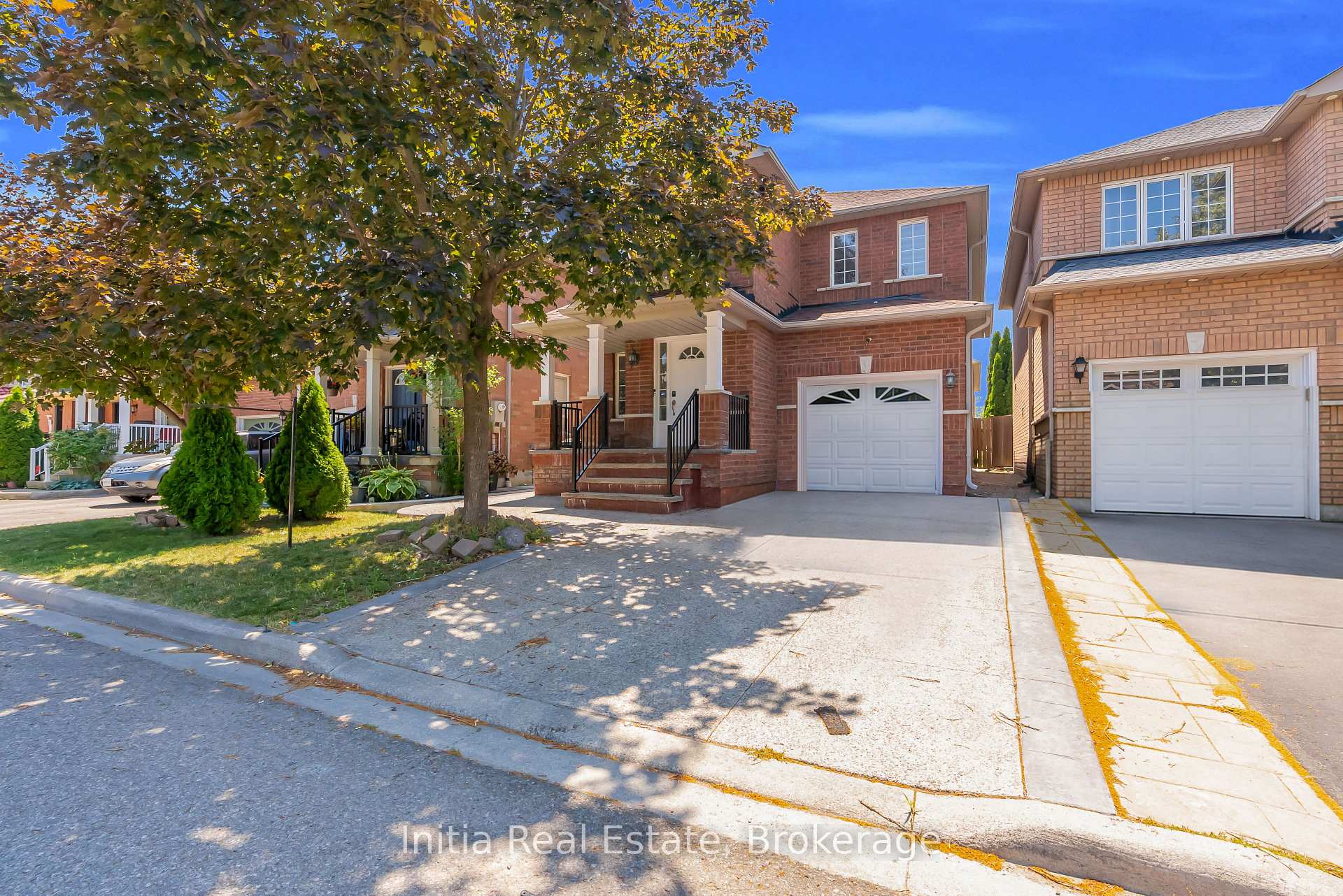 Photo 4 of 46 Florence Drive, Brampton, Fletcher's Meadow — HOMEH