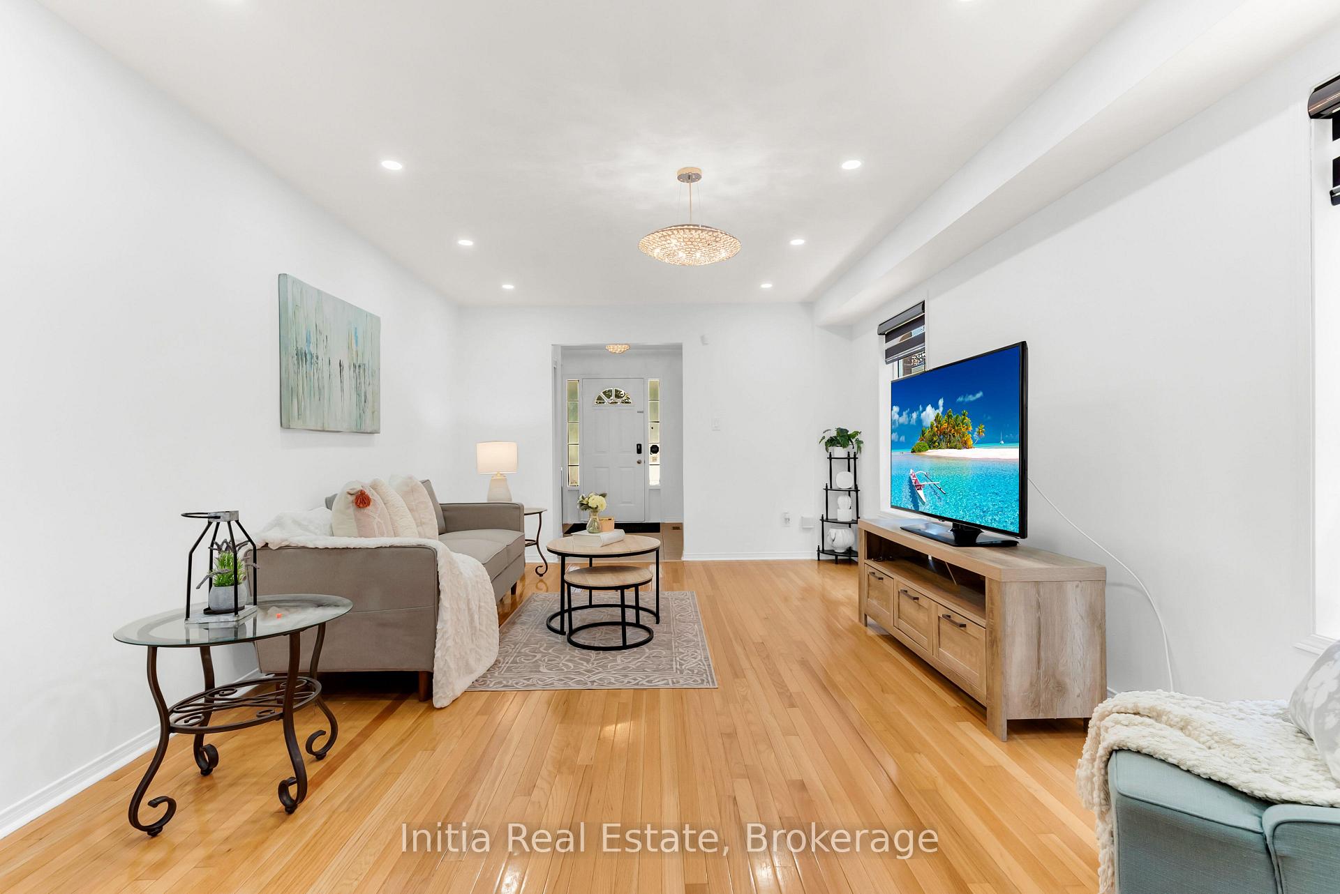 Photo 9 of 46 Florence Drive, Brampton, Fletcher's Meadow — HOMEH