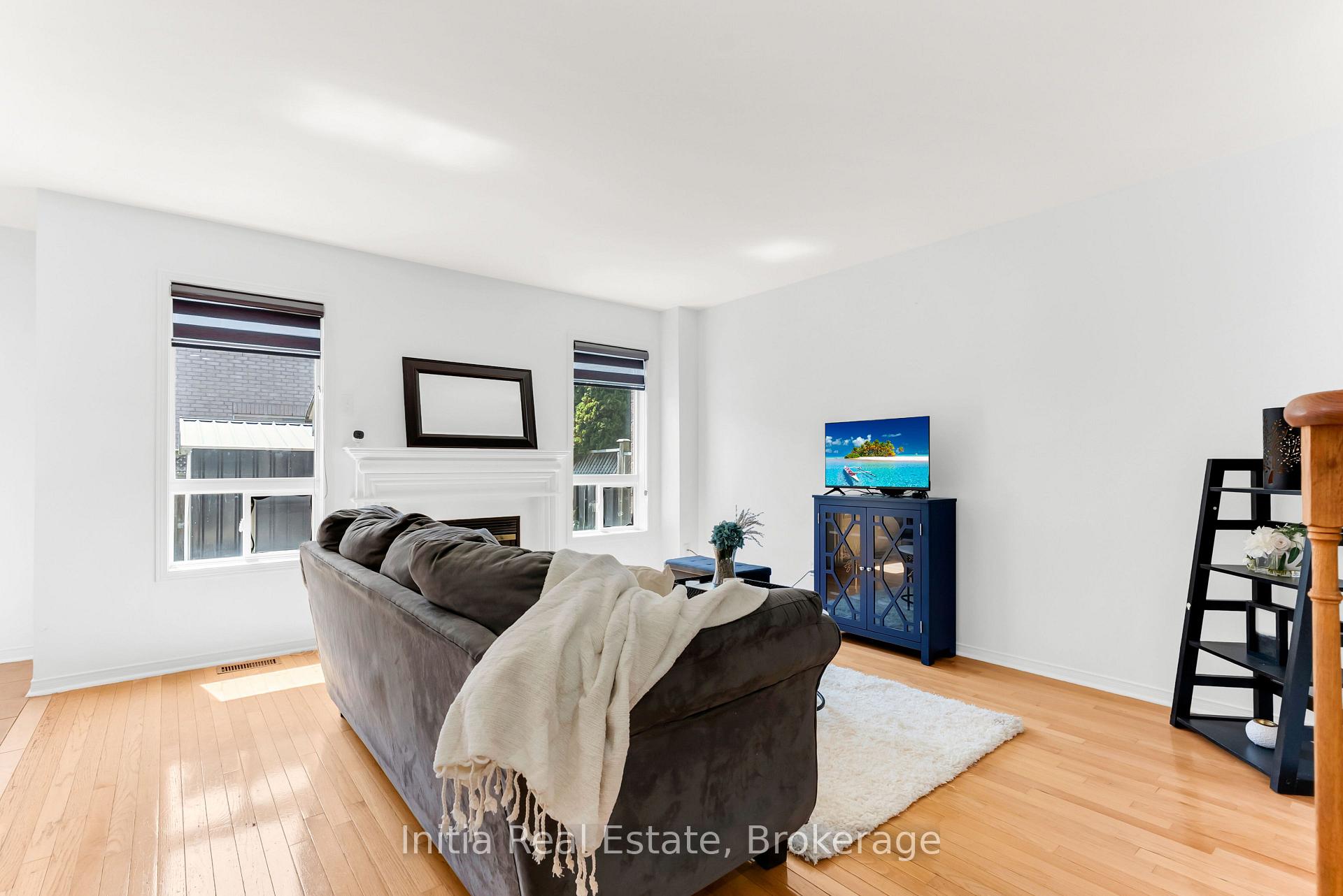Photo 10 of 46 Florence Drive, Brampton, Fletcher's Meadow — HOMEH