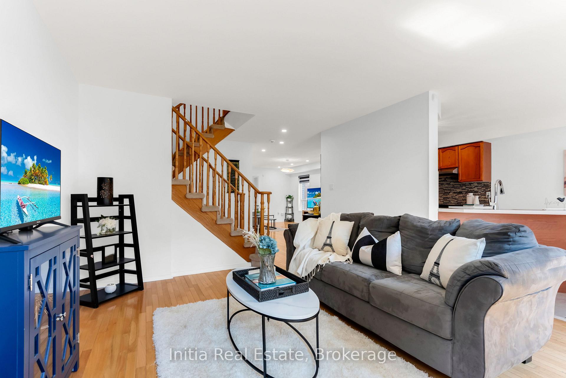 Photo 13 of 46 Florence Drive, Brampton, Fletcher's Meadow — HOMEH
