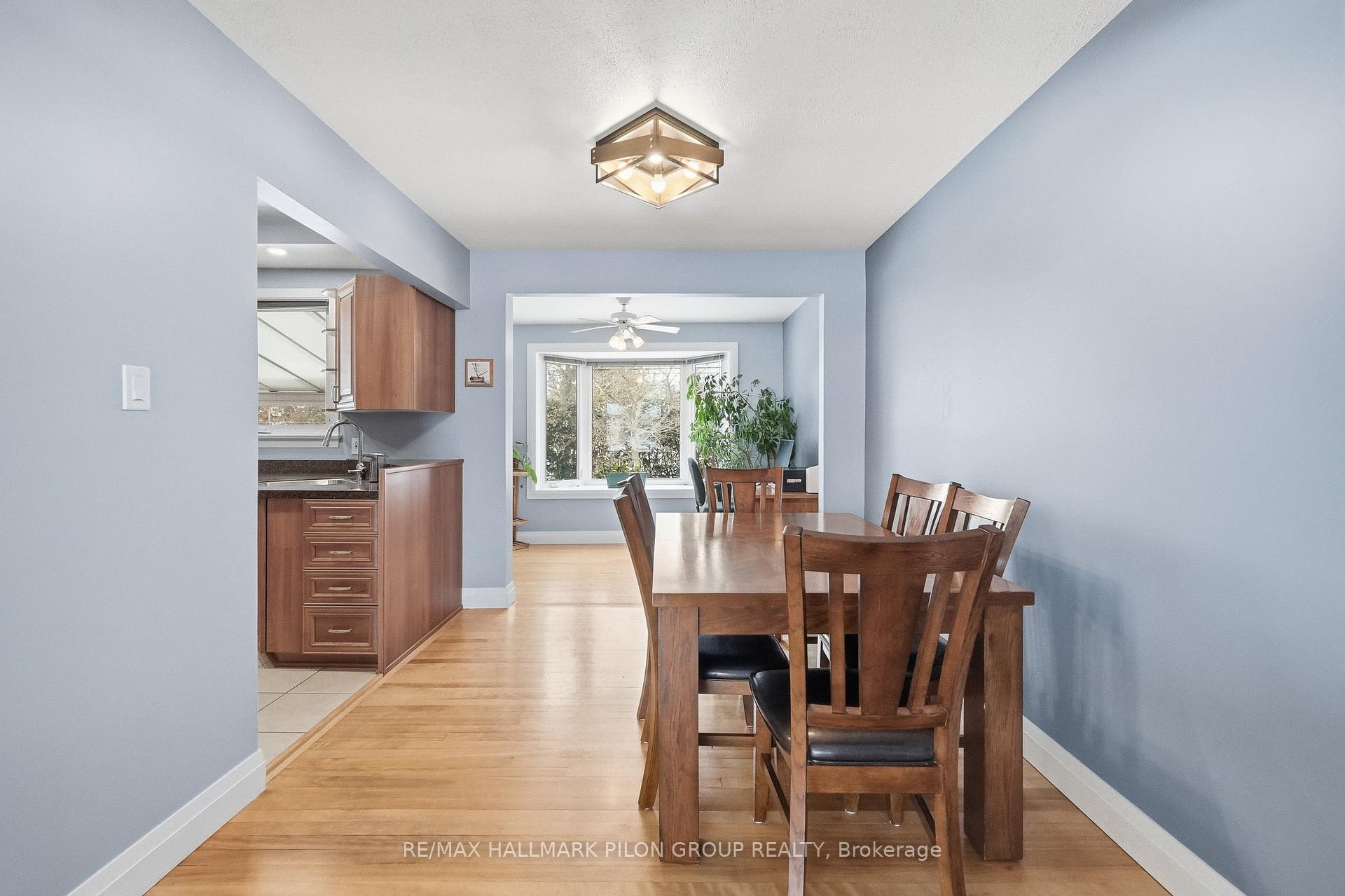 Photo 4 of 962 Weston Drive, Ottawa, Elmvale Acres/Urbandale — HOMEH