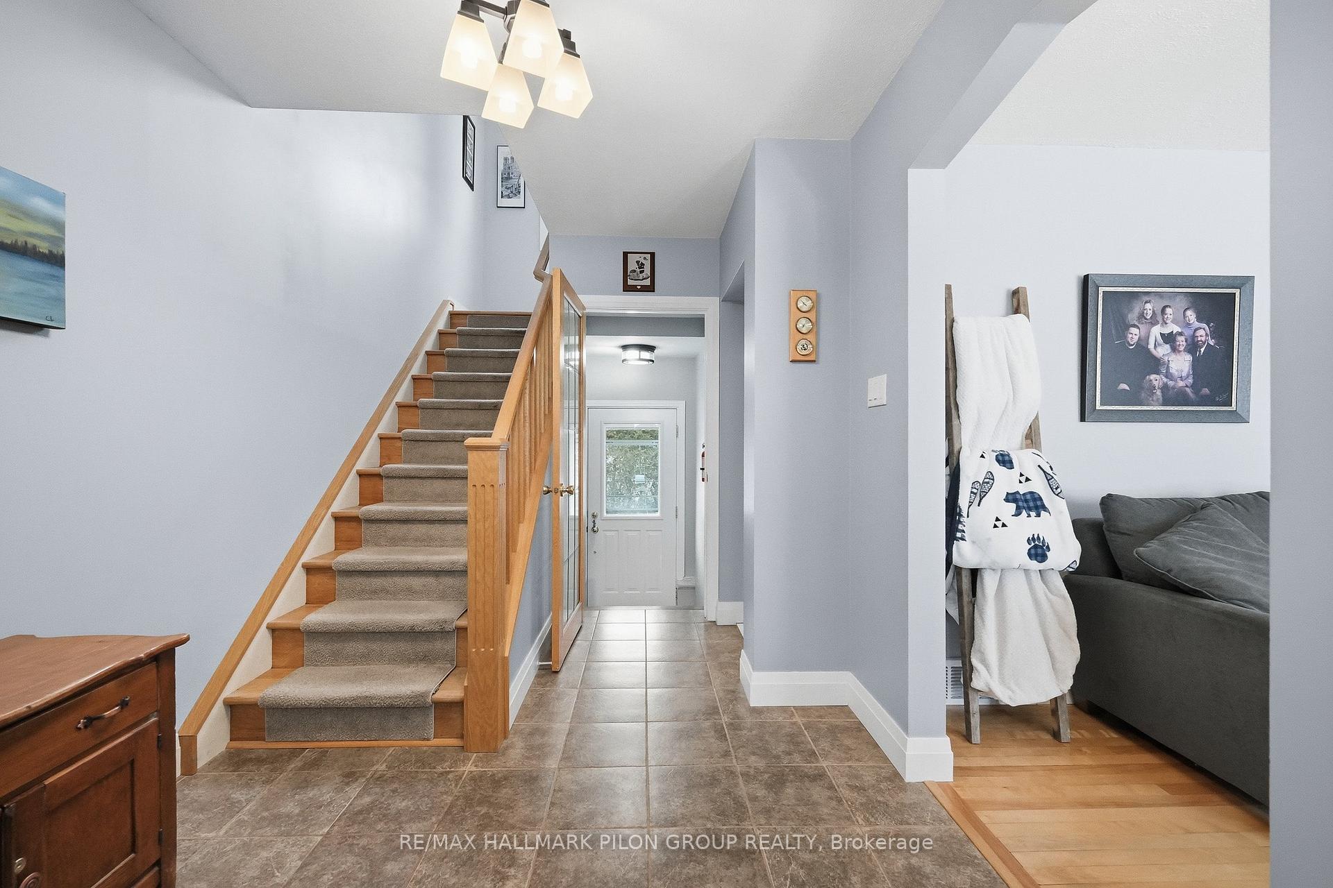 Photo 9 of 962 Weston Drive, Ottawa, Elmvale Acres/Urbandale — HOMEH