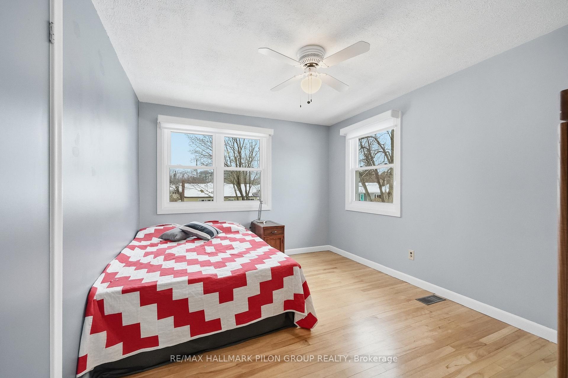 Photo 14 of 962 Weston Drive, Ottawa, Elmvale Acres/Urbandale — HOMEH
