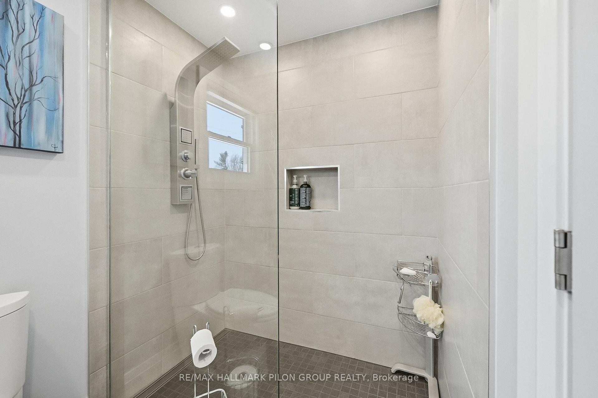 Photo 16 of 962 Weston Drive, Ottawa, Elmvale Acres/Urbandale — HOMEH