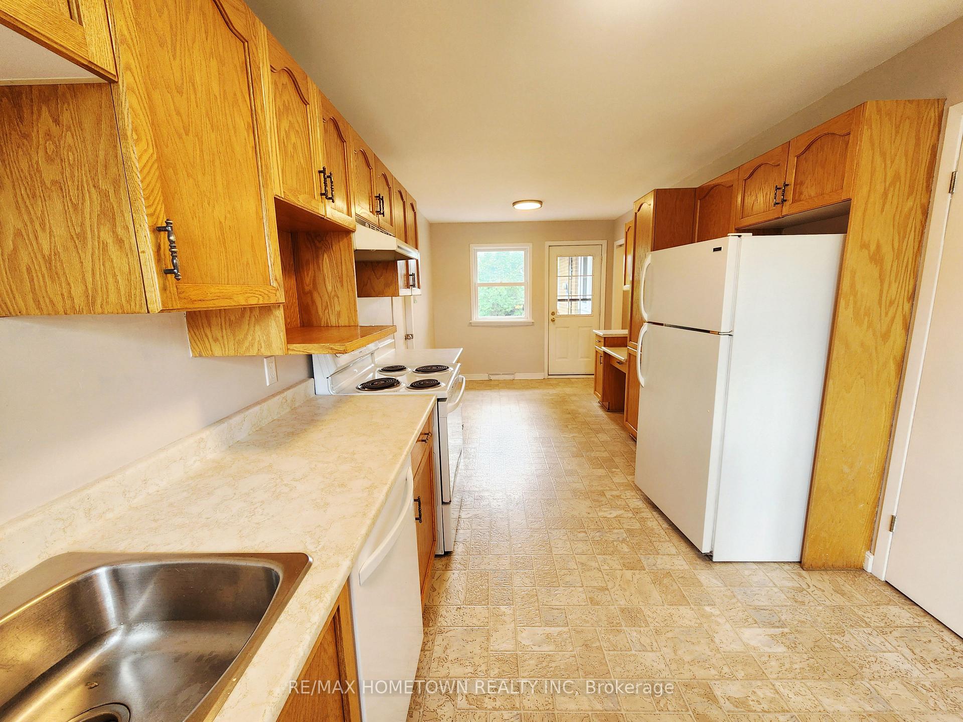 Photo 6 of 38 Elizabeth Drive, South Dundas, Iroquois — HOMEH