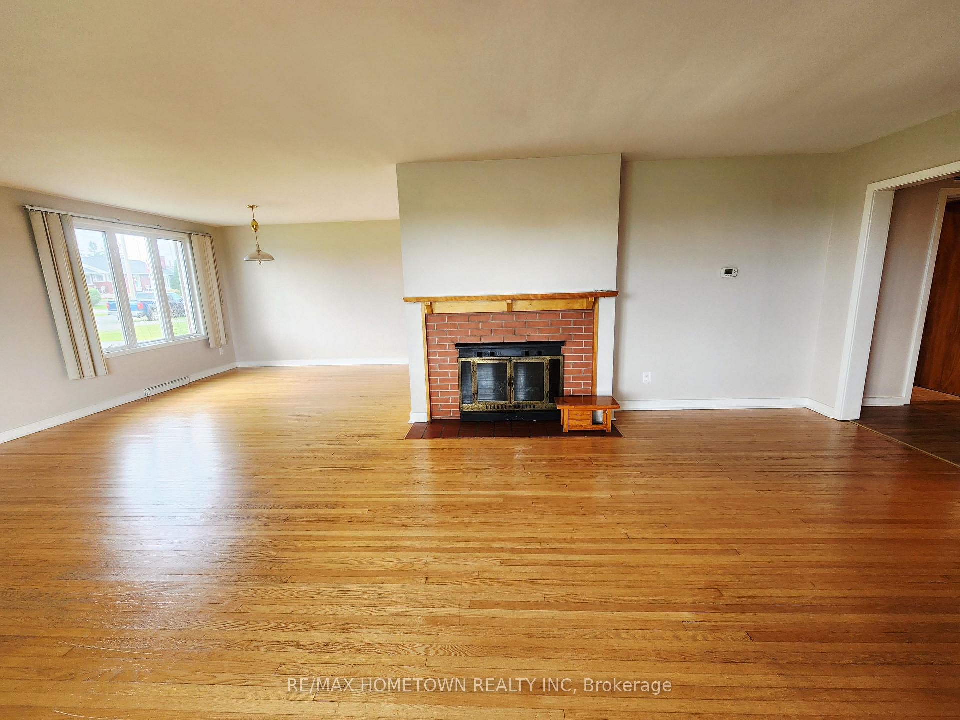 Photo 13 of 38 Elizabeth Drive, South Dundas, Iroquois — HOMEH