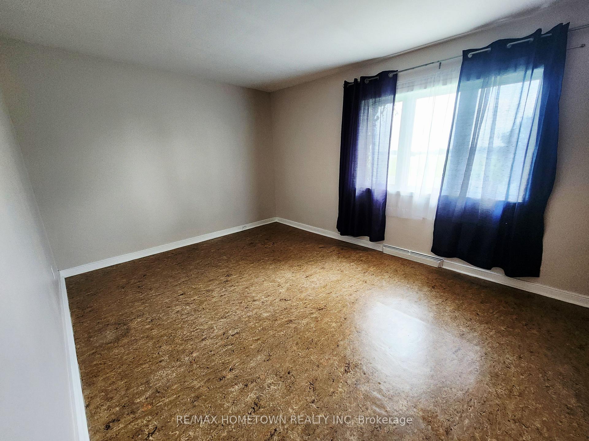 Photo 20 of 38 Elizabeth Drive, South Dundas, Iroquois — HOMEH