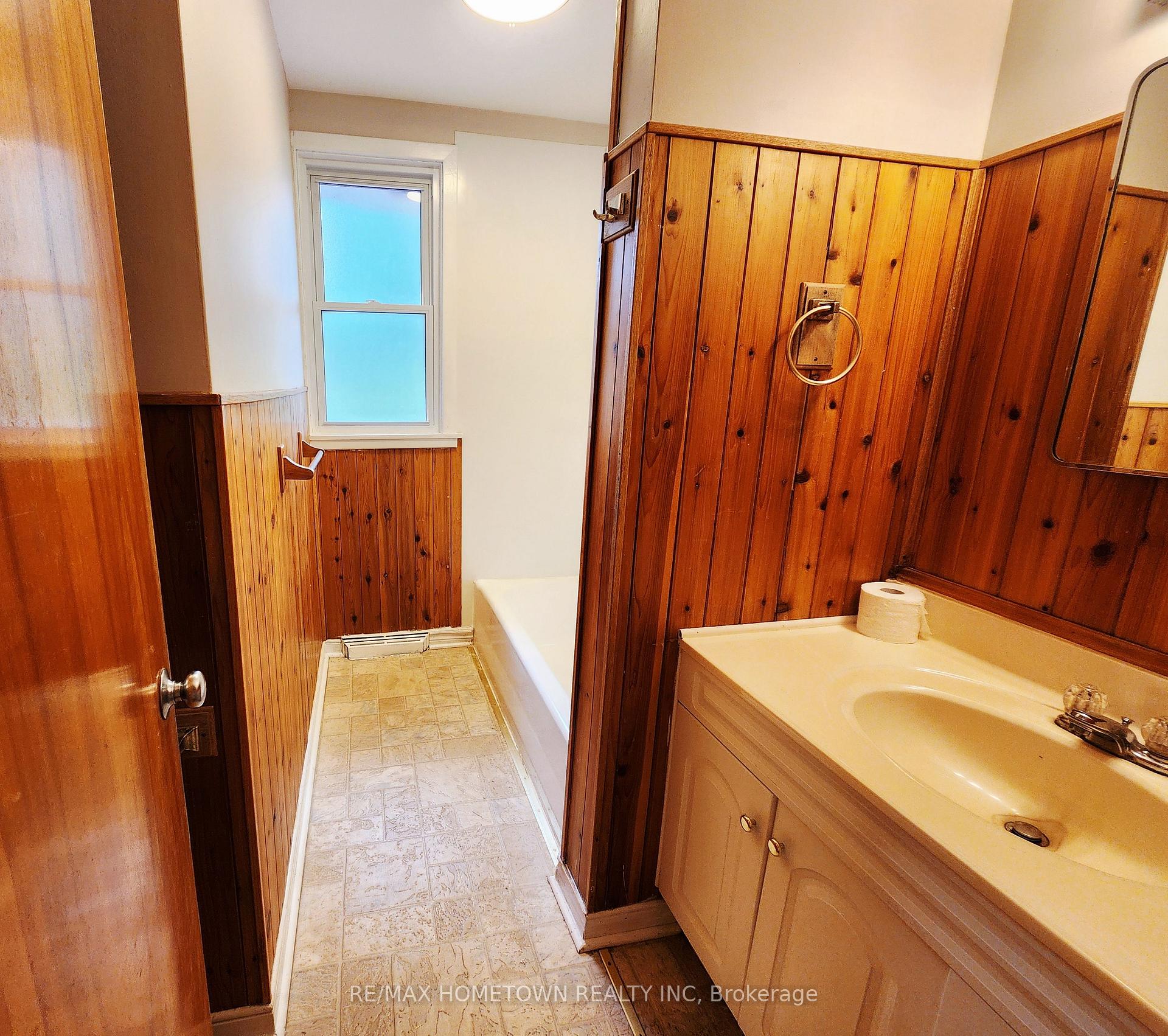 Photo 24 of 38 Elizabeth Drive, South Dundas, Iroquois — HOMEH