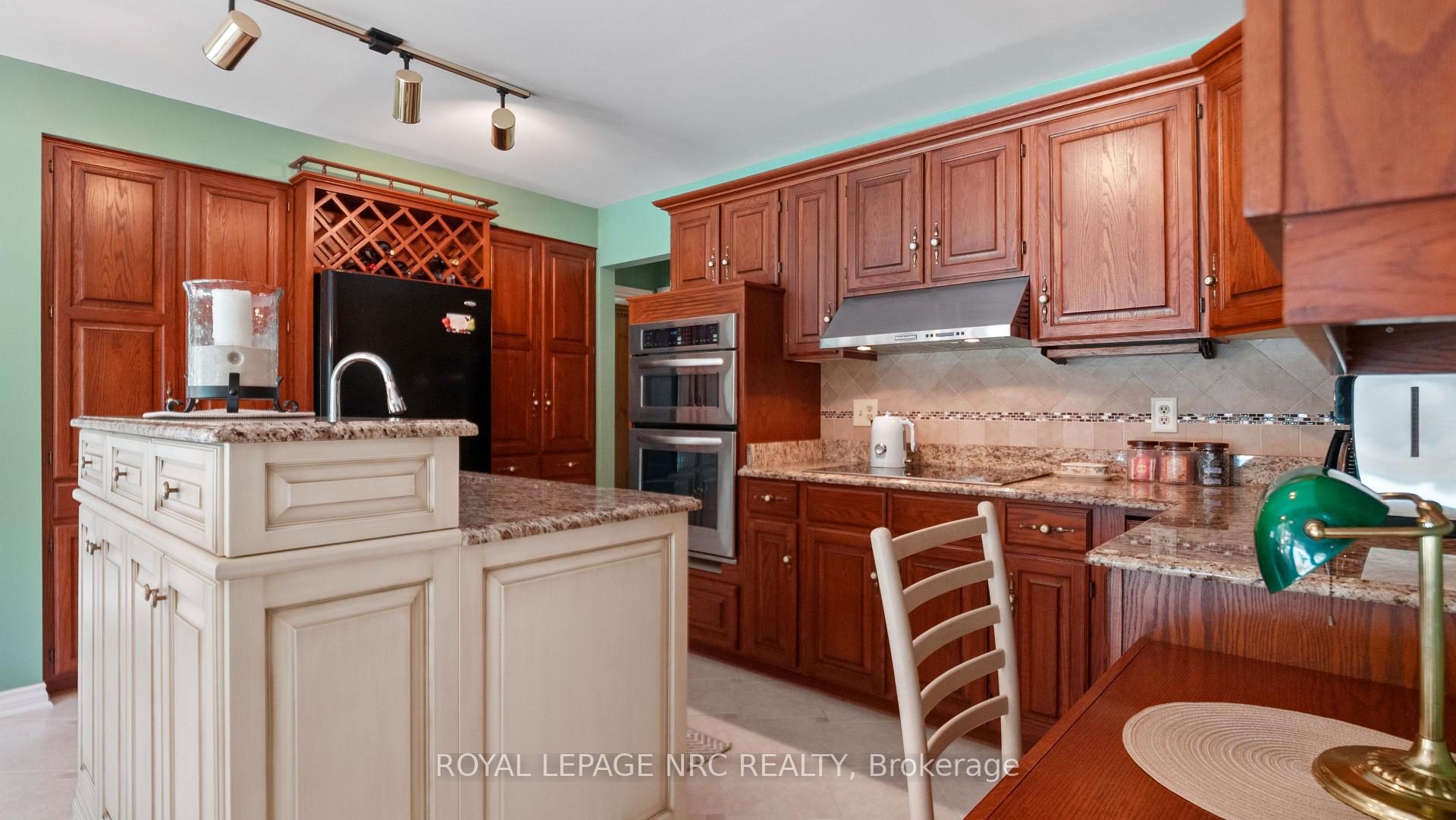 Photo 14 of 128 Welland Road, Pelham, Fonthill — HOMEH