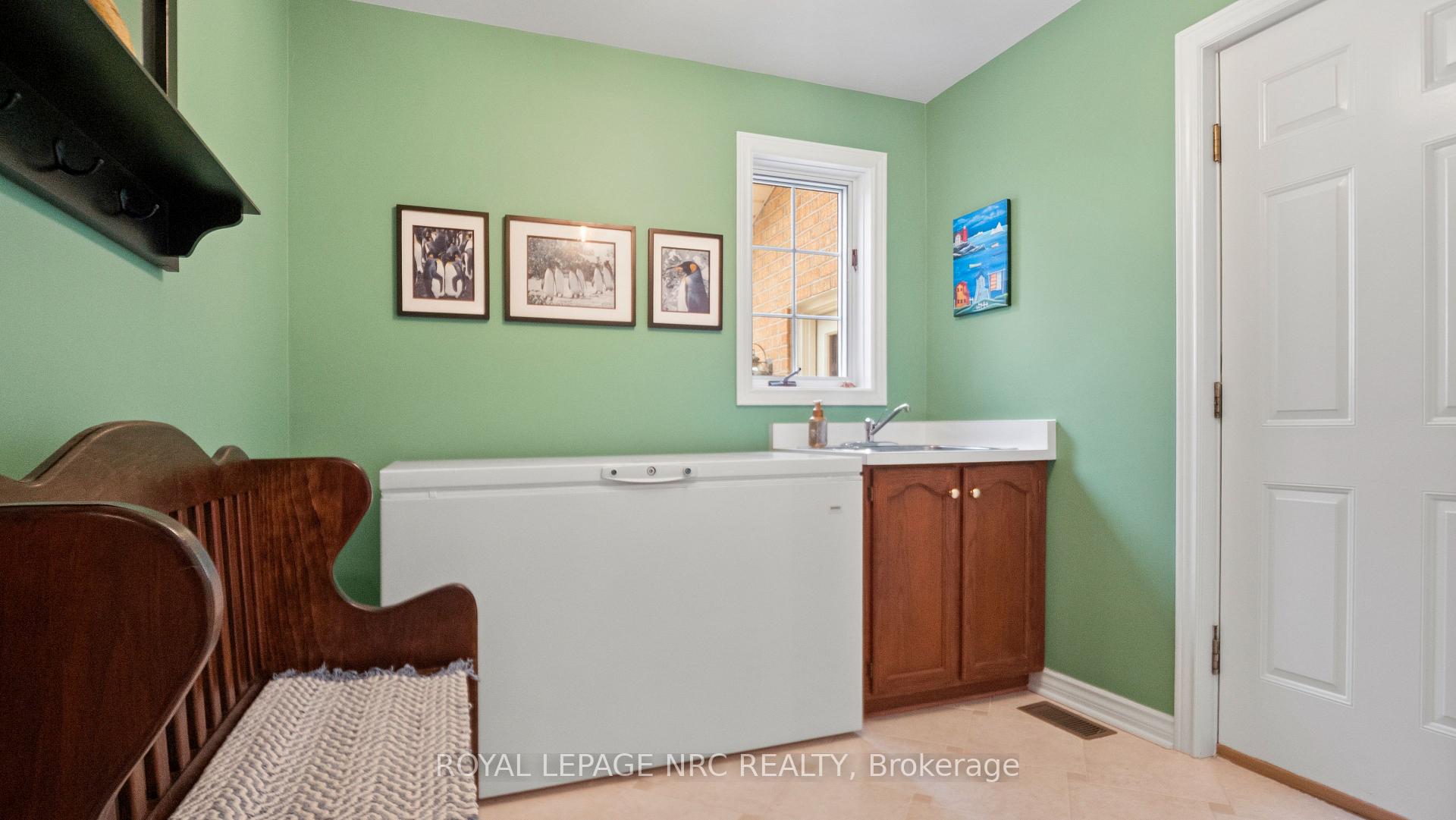 Photo 19 of 128 Welland Road, Pelham, Fonthill — HOMEH
