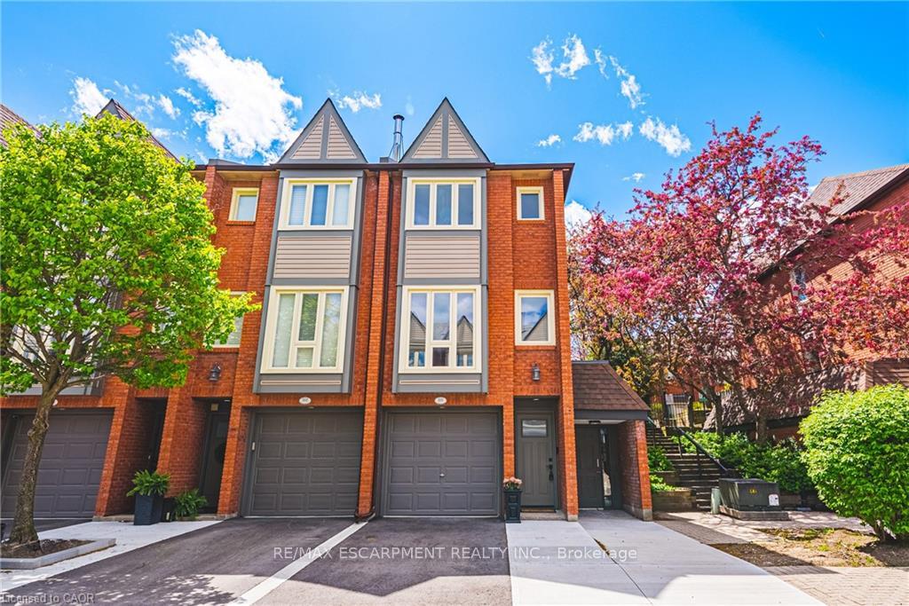 Front of Unit 101, 895 Maple Avenue