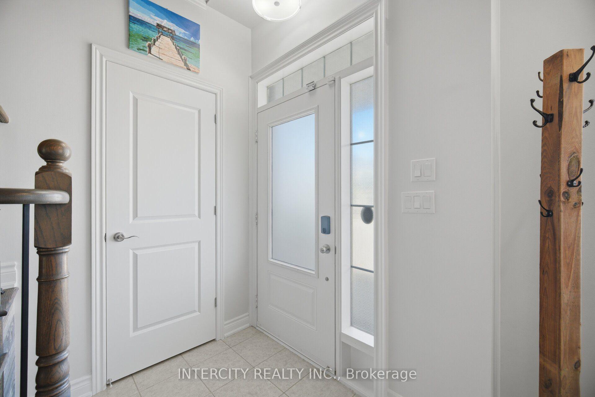 Photo 6 of 4 Petersen Place, King, Nobleton — HOMEH