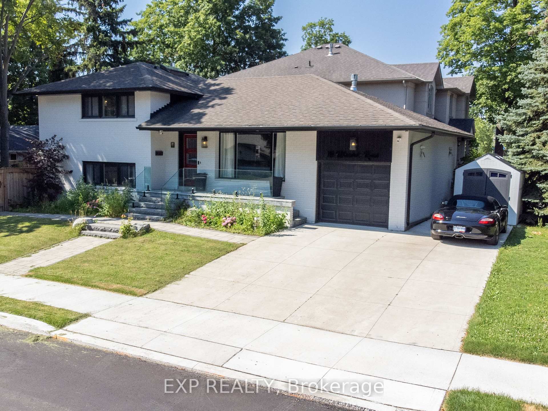 Photo 2 of 18 Winsdale Road, Etobicoke, Markland Wood — HOMEH