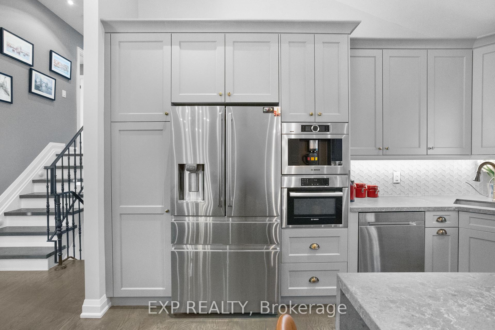 Photo 15 of 18 Winsdale Road, Etobicoke, Markland Wood — HOMEH