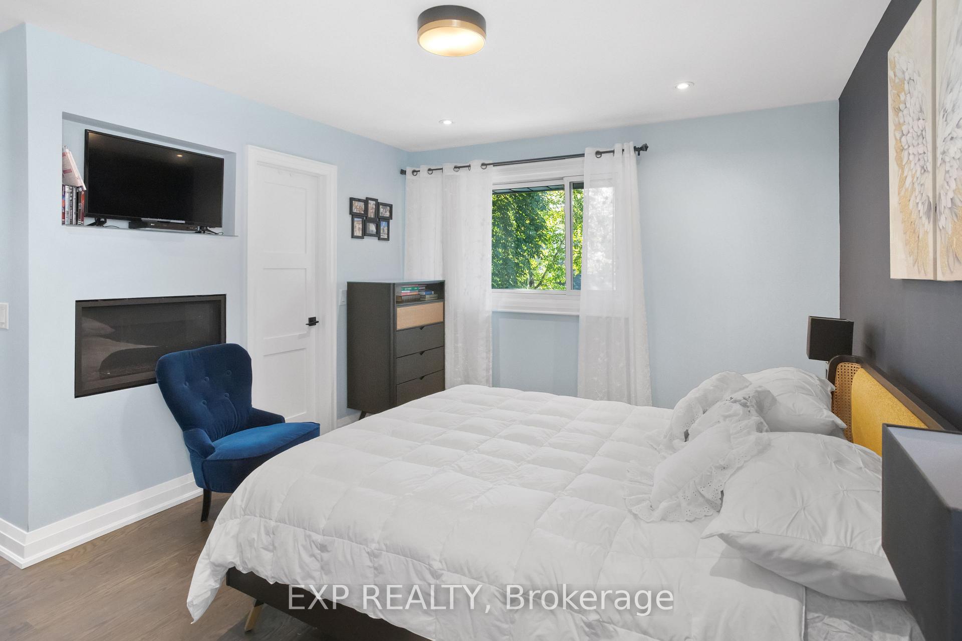 Photo 18 of 18 Winsdale Road, Etobicoke, Markland Wood — HOMEH
