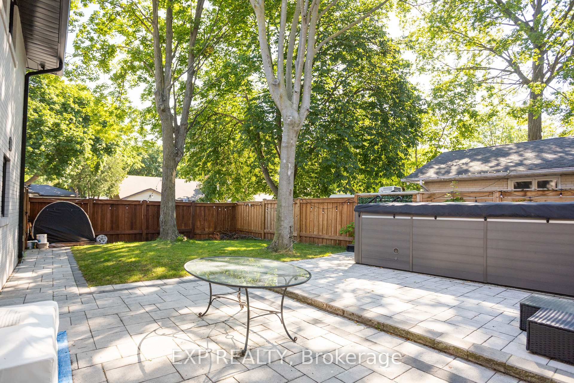 Photo 33 of 18 Winsdale Road, Etobicoke, Markland Wood — HOMEH