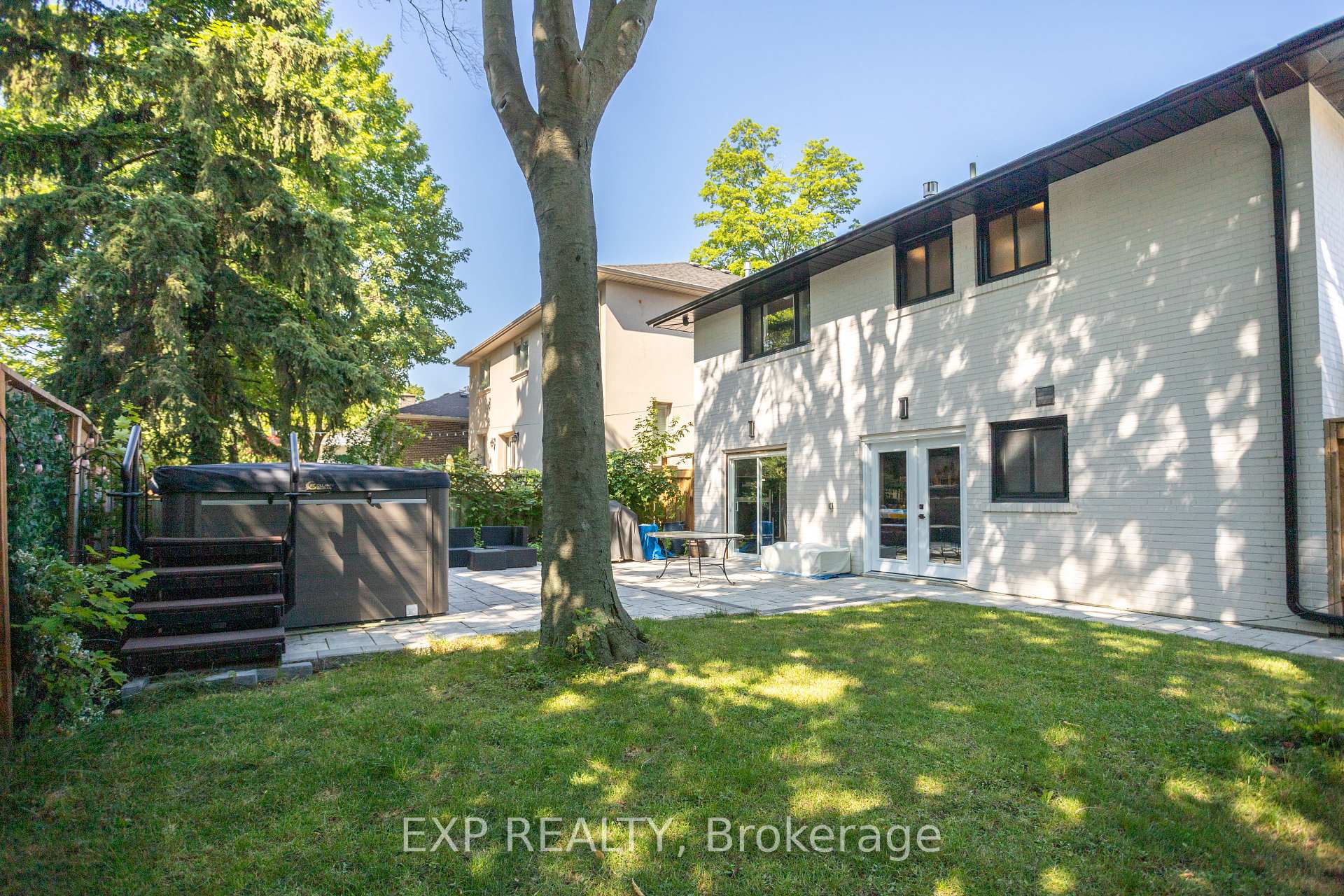 Photo 36 of 18 Winsdale Road, Etobicoke, Markland Wood — HOMEH