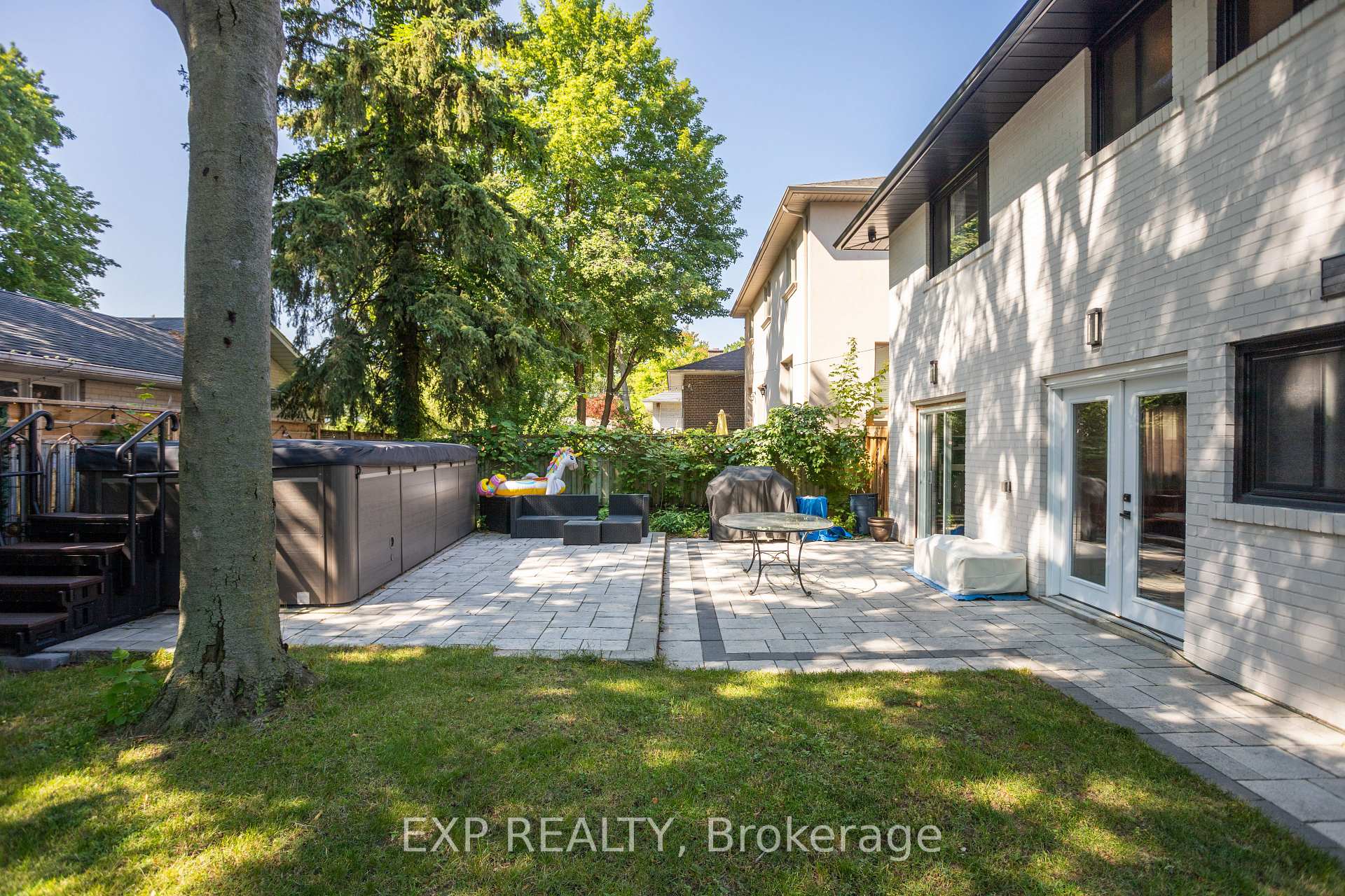 Photo 37 of 18 Winsdale Road, Etobicoke, Markland Wood — HOMEH