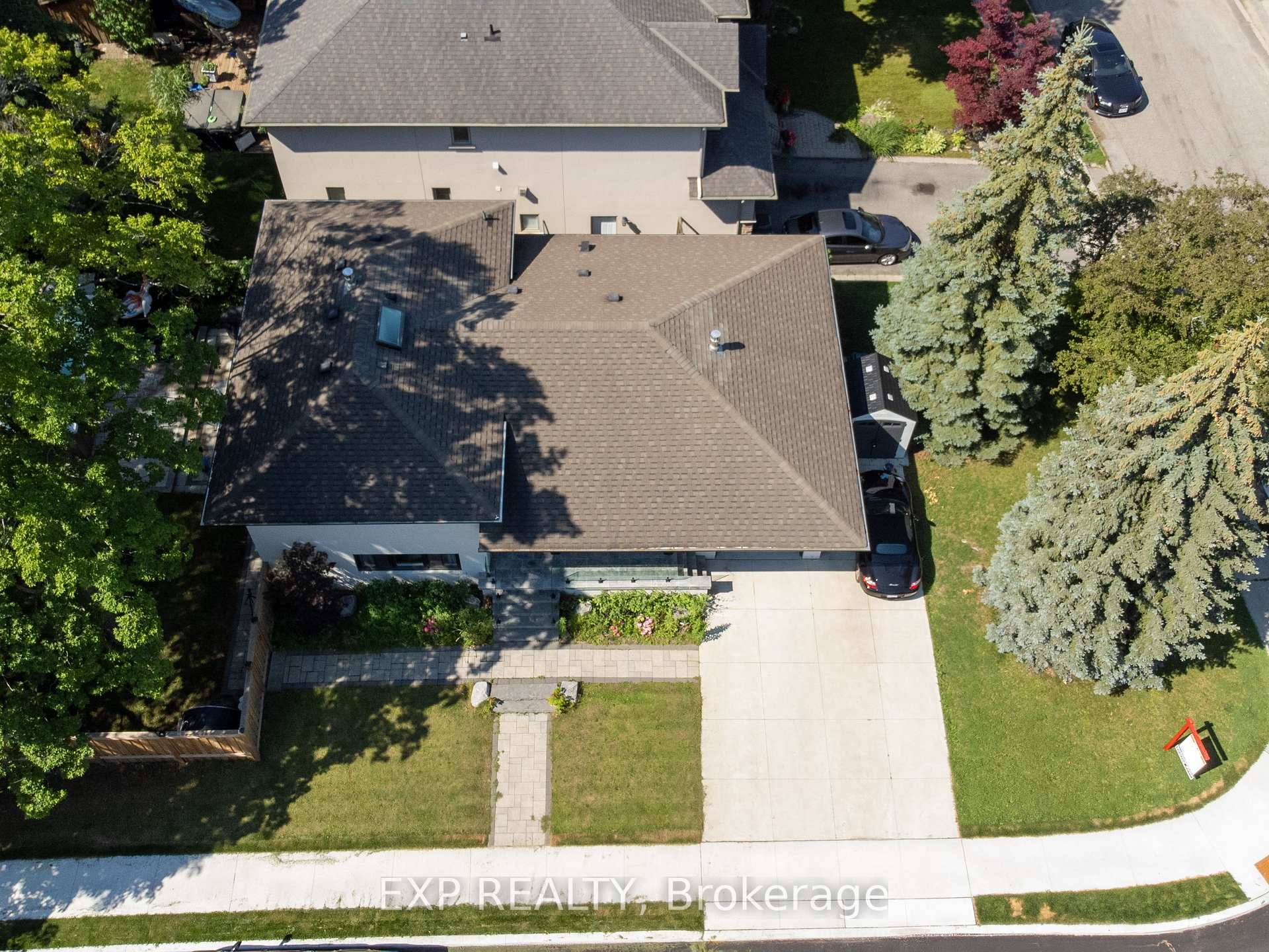 Photo 40 of 18 Winsdale Road, Etobicoke, Markland Wood — HOMEH